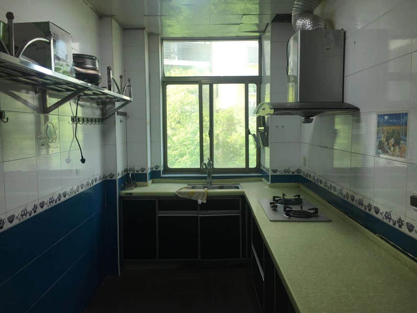 梓怡华盛家园 3室2厅2卫 1668.0元/月 梓怡华盛家园 3室2厅2卫 1668.0元/月室内图