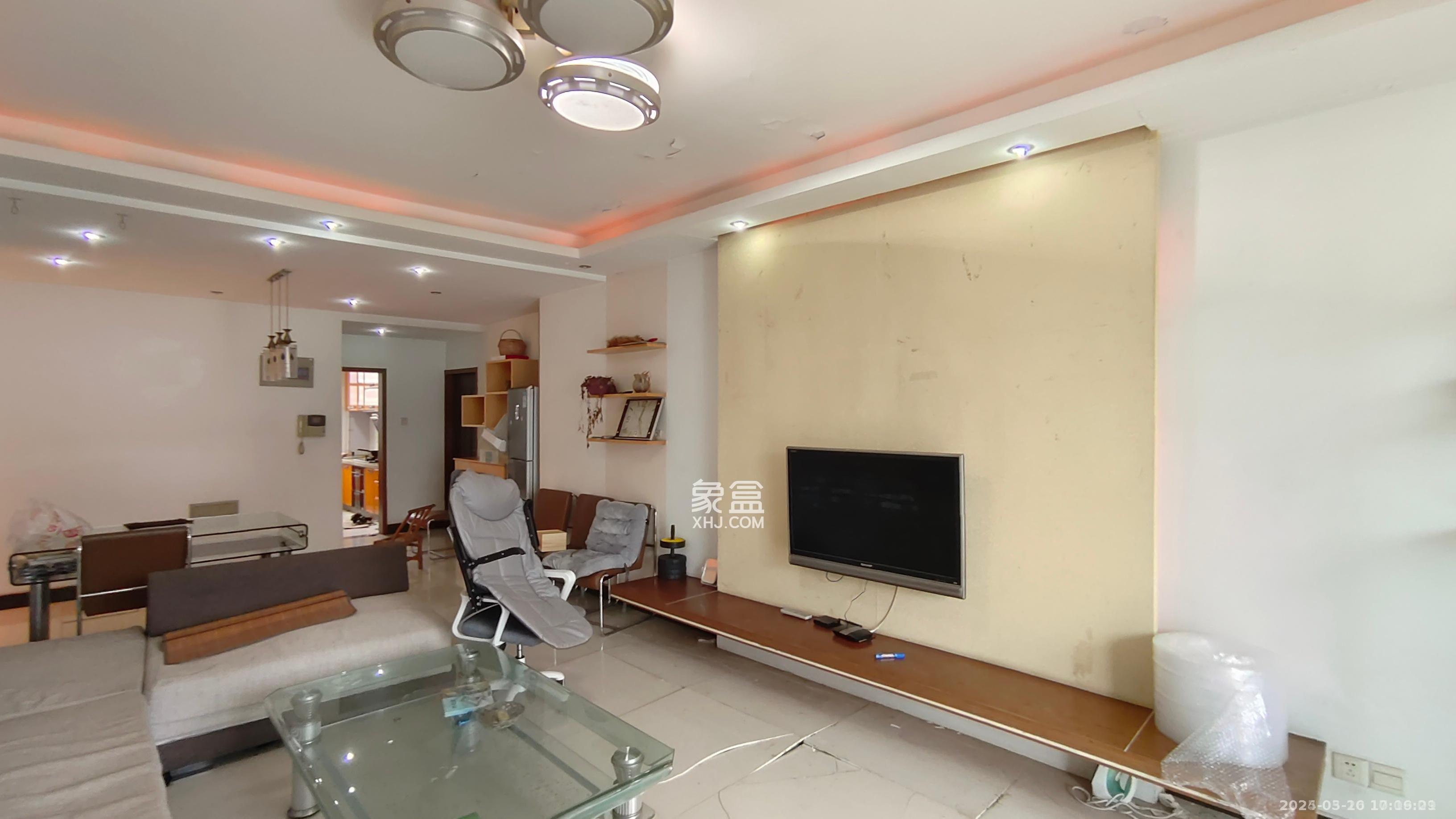 阳光100二期 1室2厅2卫 2500.0元/月 阳光100二期 1室2厅2卫 2500.0元/月室内图