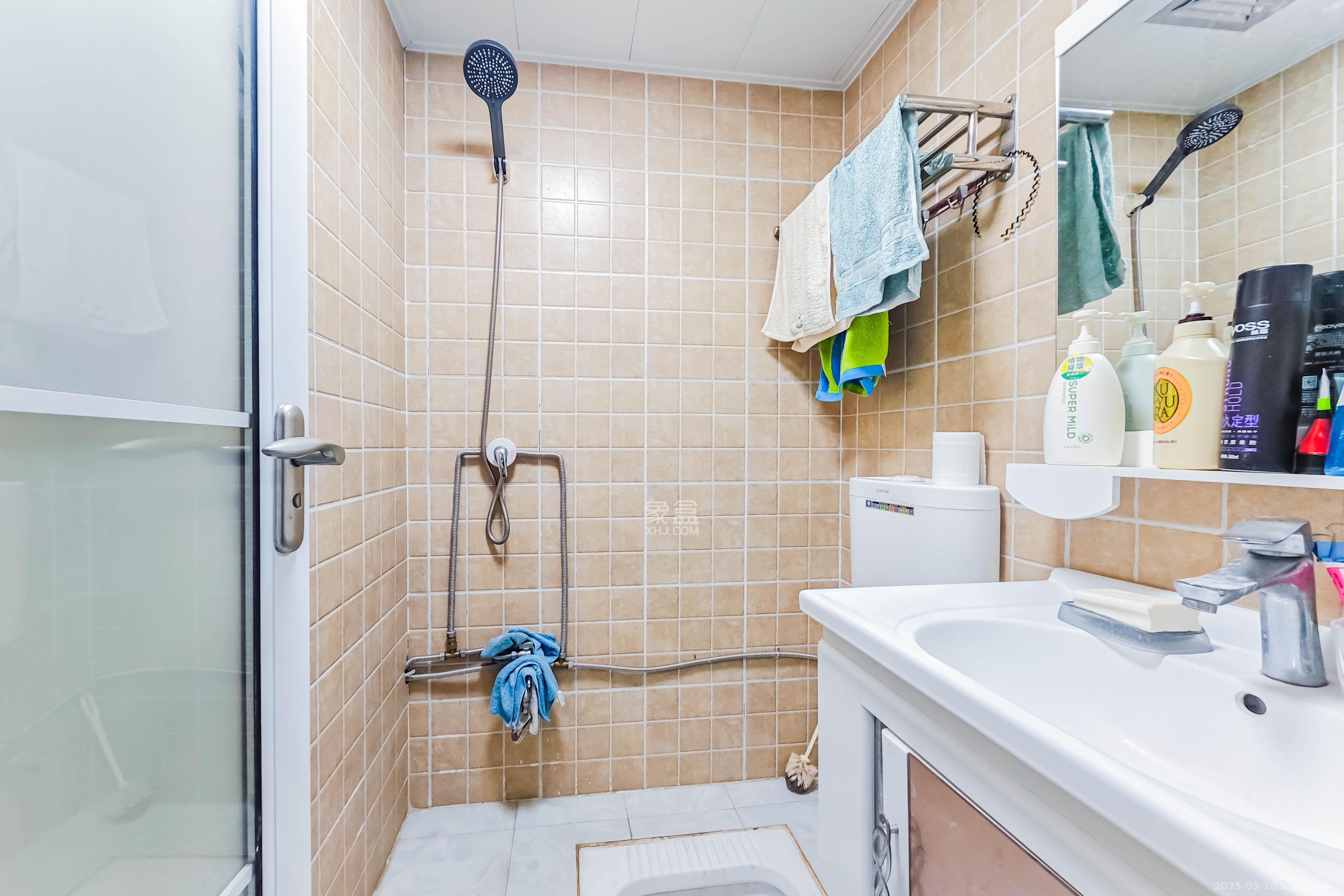 京武浪琴山一、二期  1室1厅2卫    39.0万 京武浪琴山一、二期  1室1厅2卫    39.0万卫生间