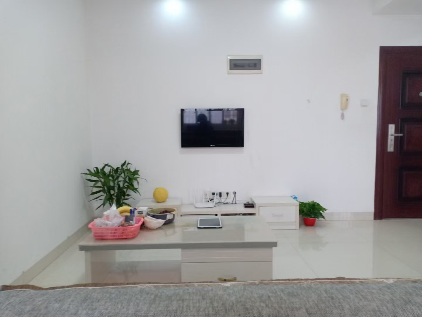 湘中园  1室1厅1卫    800.0元/月 湘中园  1室1厅1卫    800.0元/月室内图