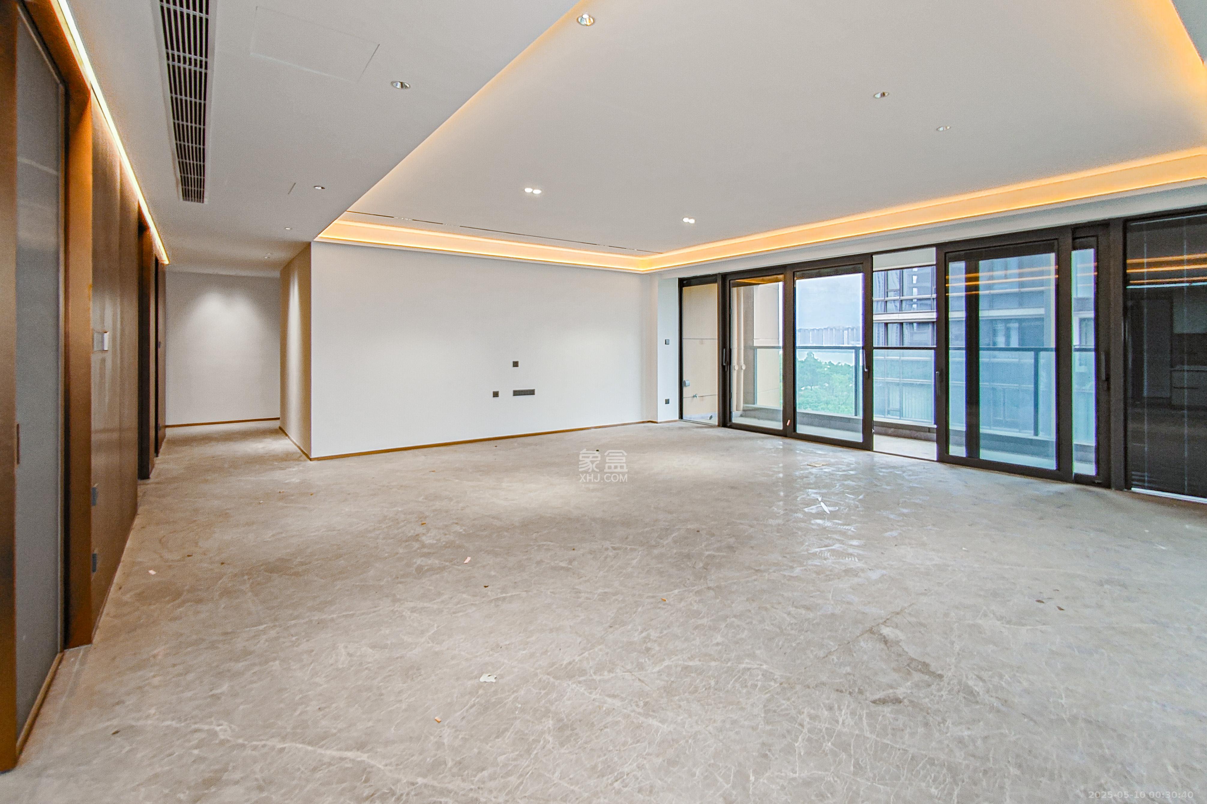 万科紫台  5室2厅4卫    515.0万