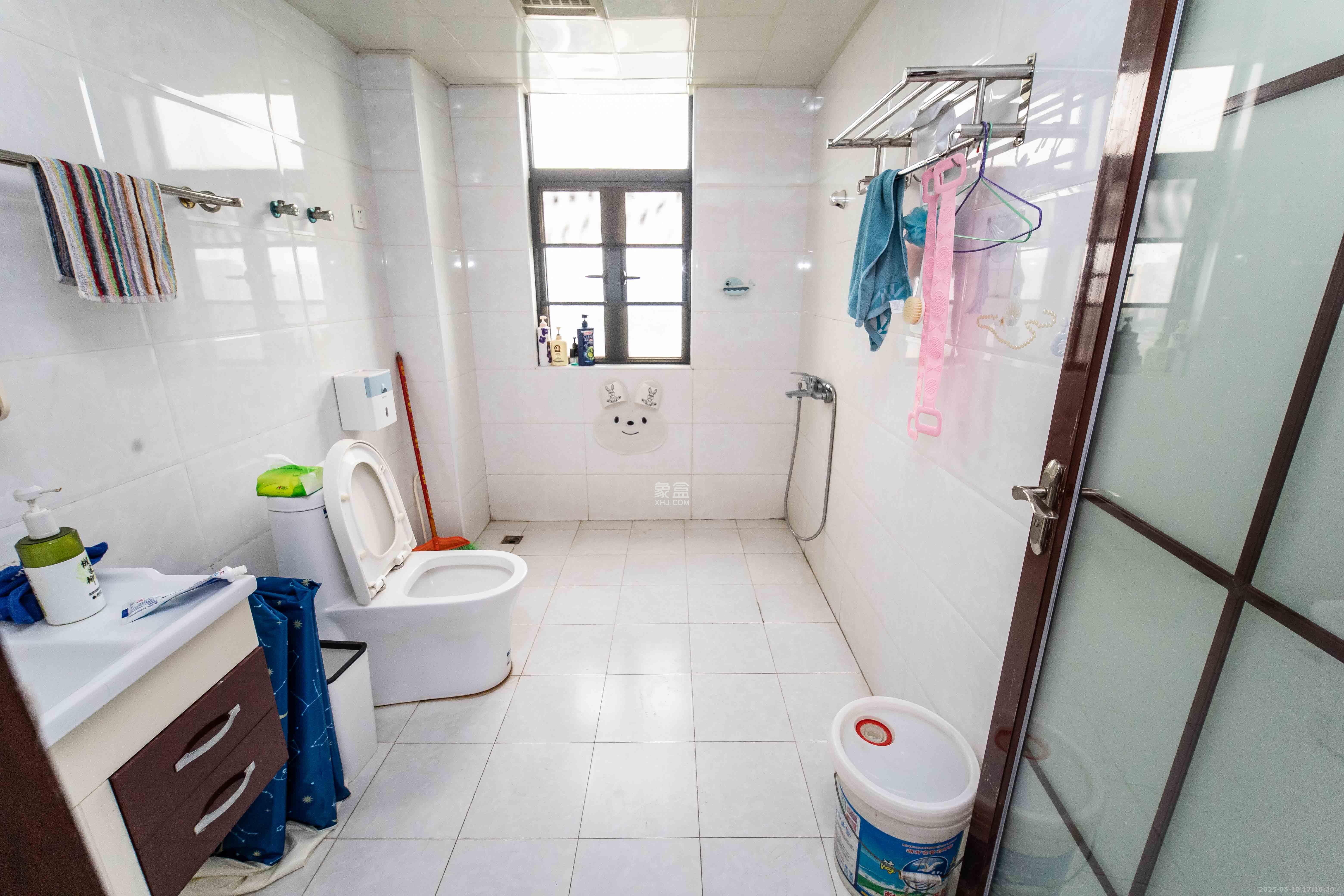 江河双水湾  1室2厅2卫    176.0万 江河双水湾  1室2厅2卫    176.0万卫生间