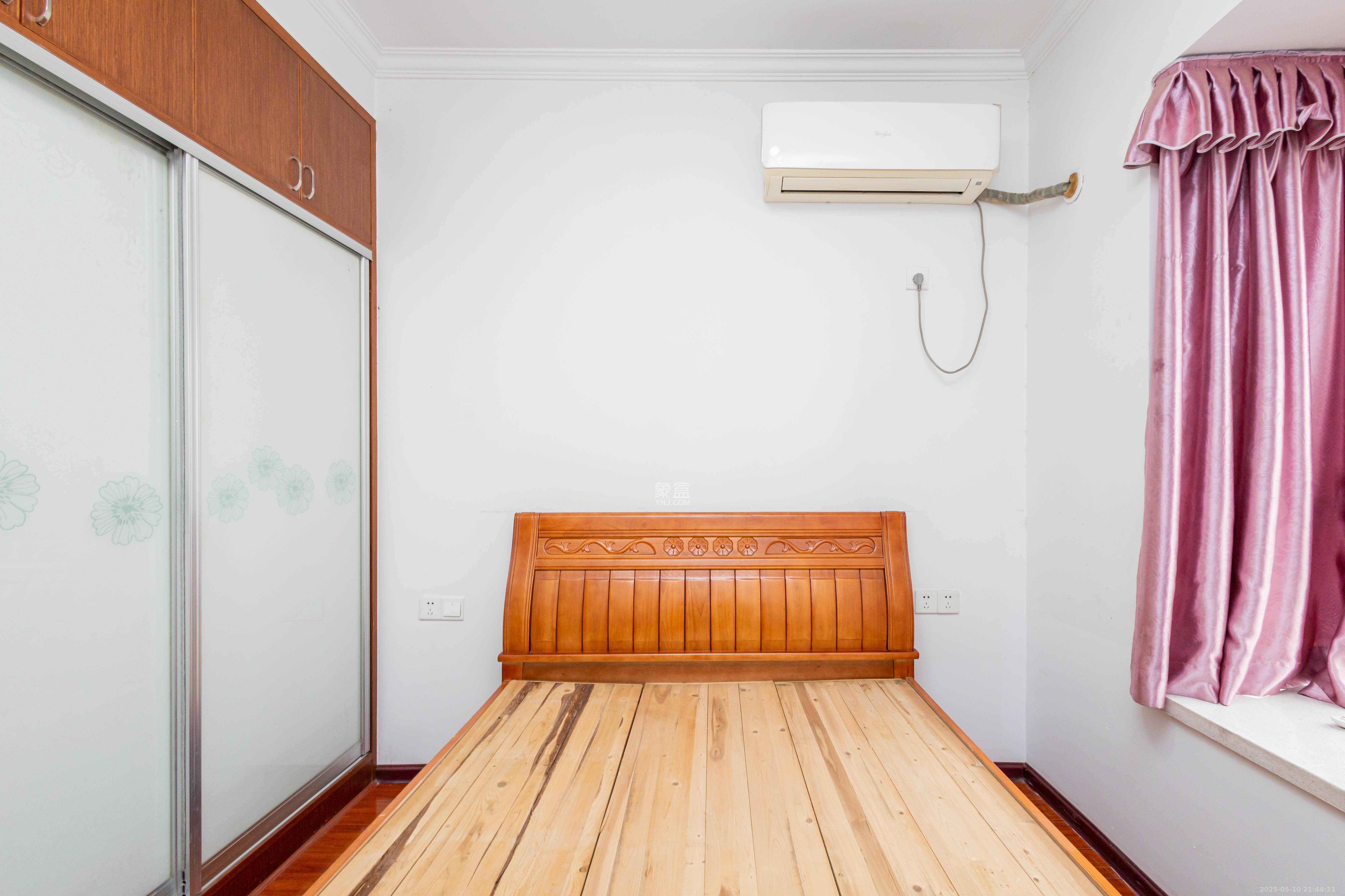 豪庭(江城豪庭) 3室2厅2卫 65.8万 豪庭(江城豪庭) 3室2厅2卫 65.8万卧室