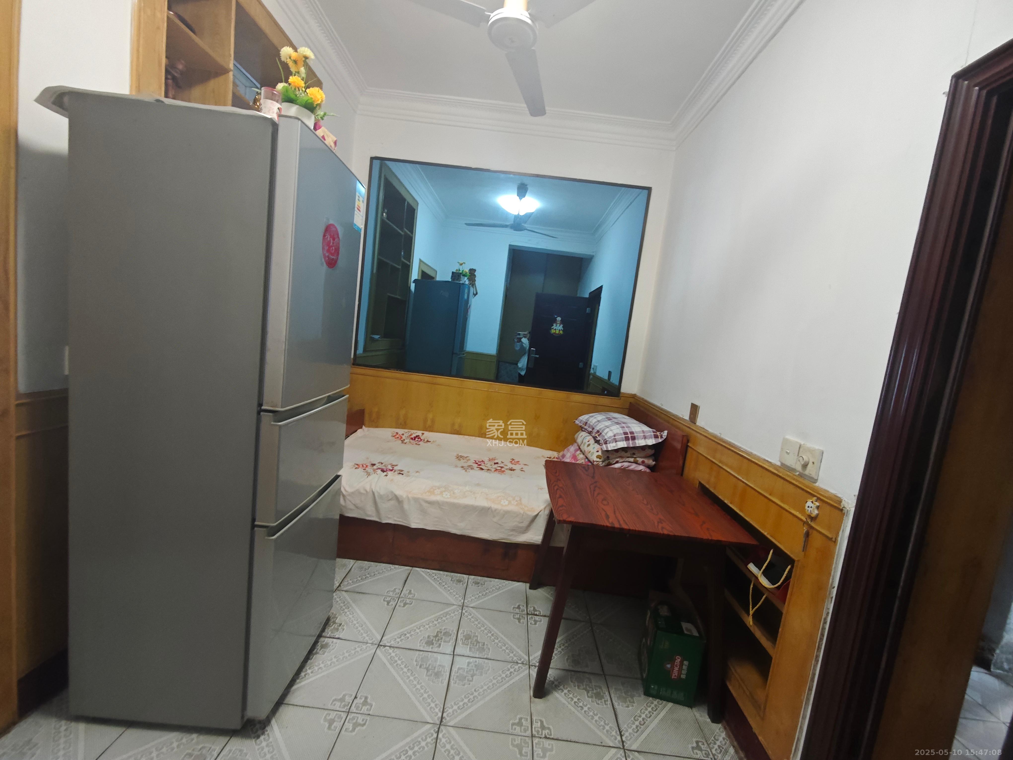 建湘新村  1室1厅1卫   1200.00元/月室内图