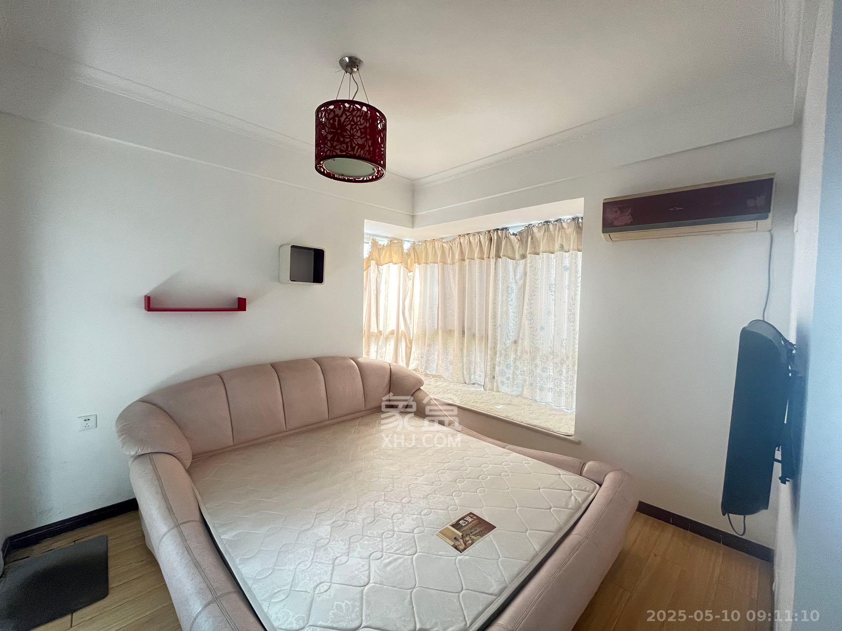 麓山润城 4室2厅2卫 2000.0元/月 麓山润城 4室2厅2卫 2000.0元/月室内图