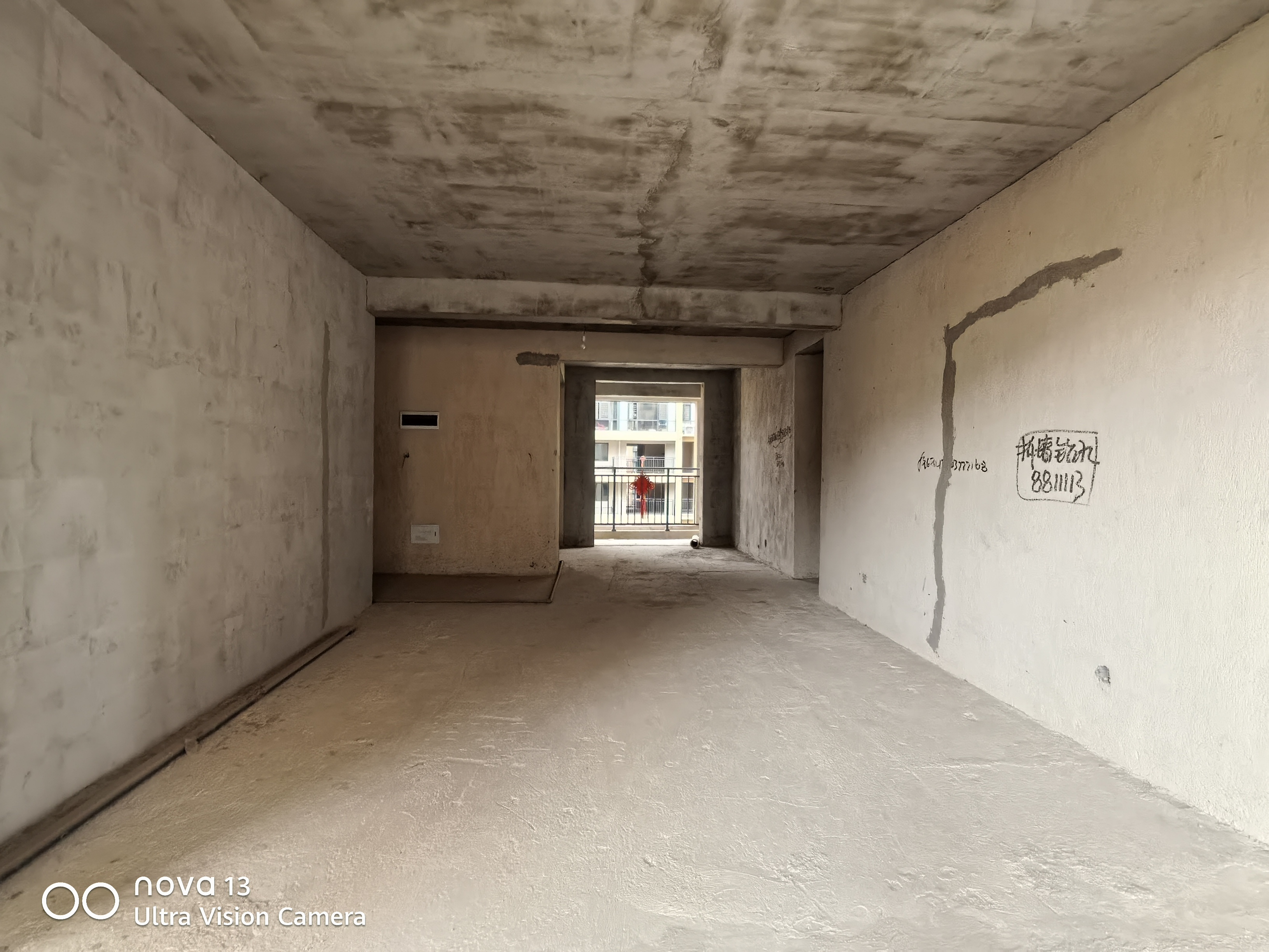 鹏泰天麓  6室4厅4卫    156.8万 鹏泰天麓  6室4厅4卫    156.8万客厅