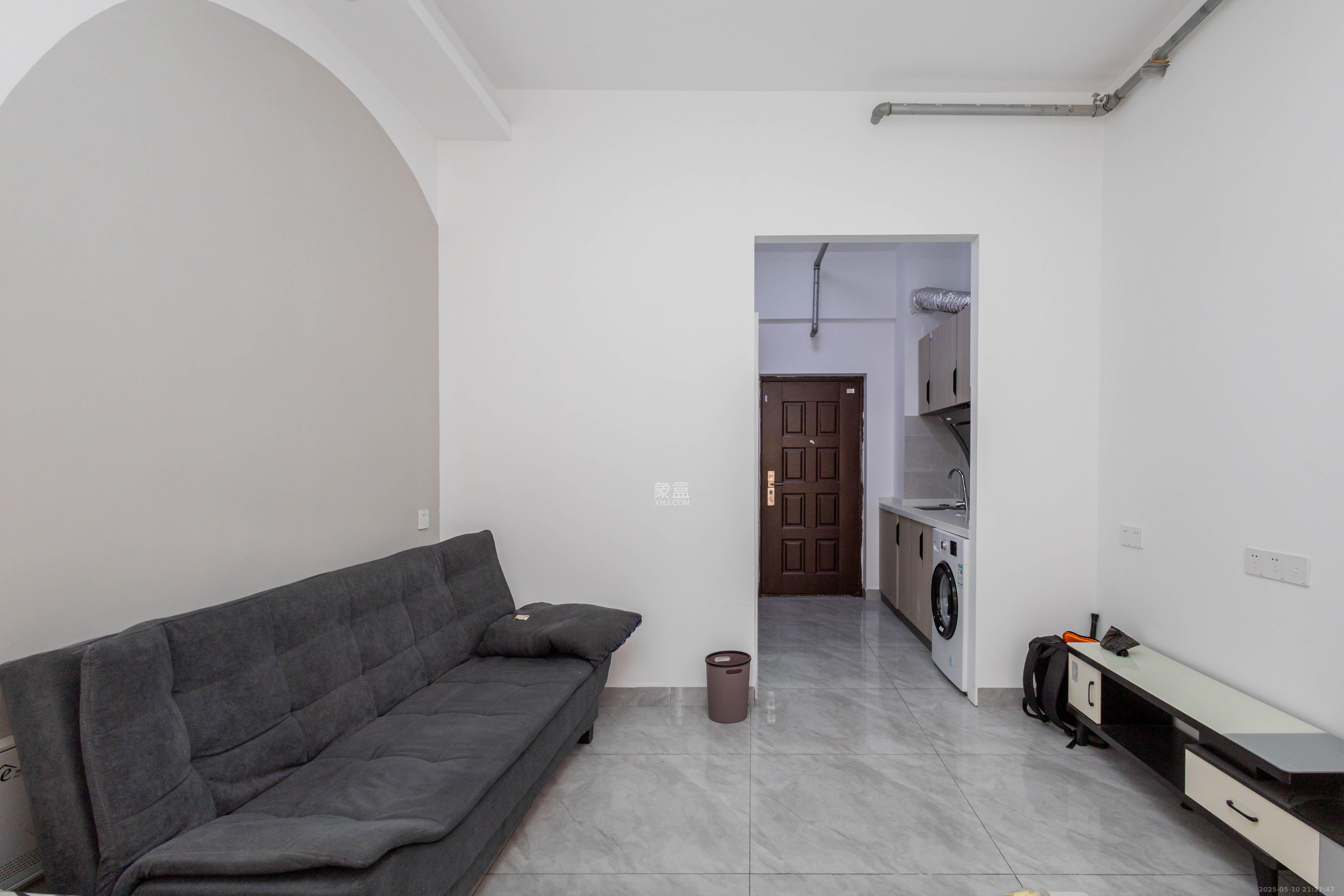 辉宏橄榄城  1室1厅1卫    25.0万 辉宏橄榄城  1室1厅1卫    25.0万客厅