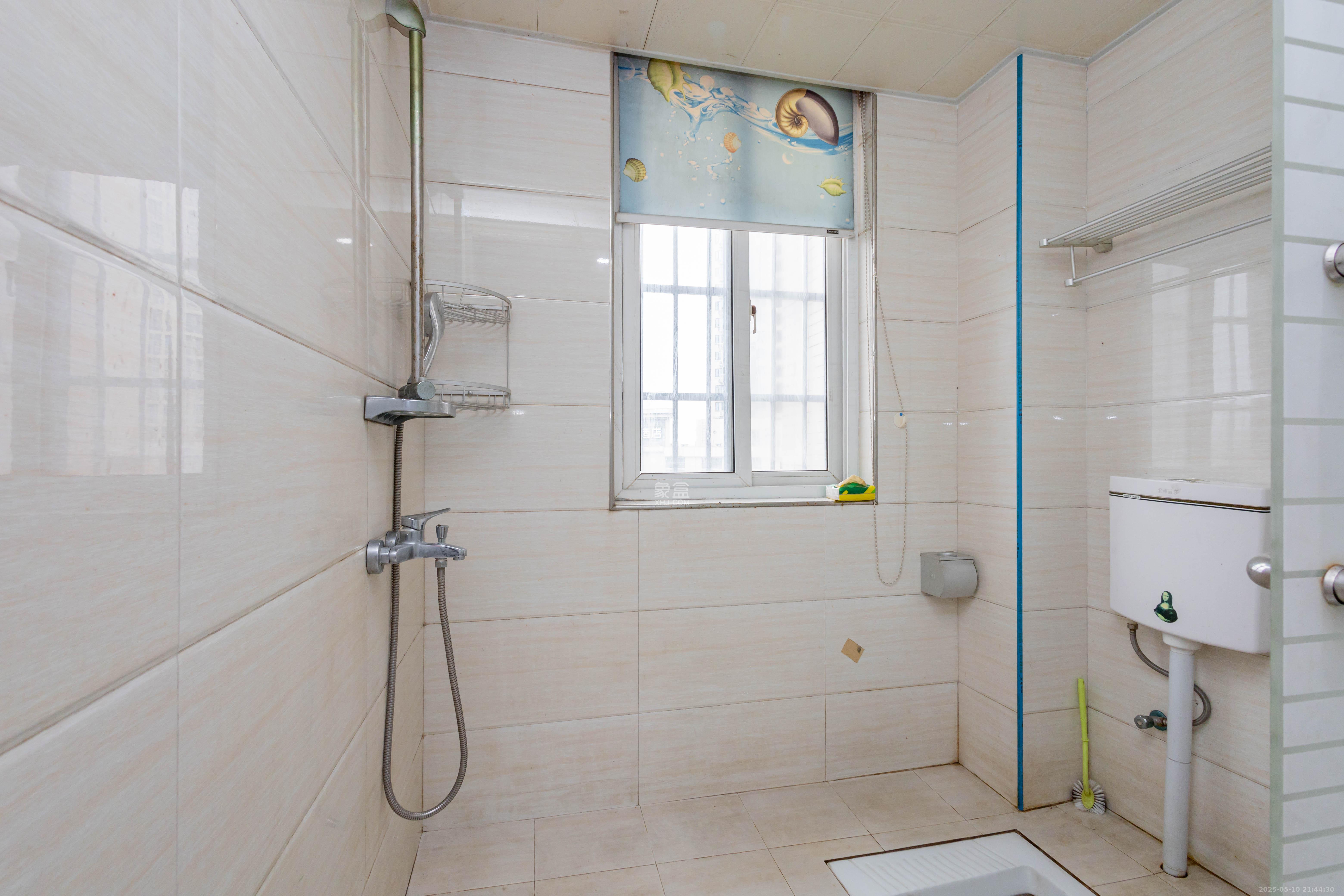 豪庭(江城豪庭) 3室2厅2卫 65.8万 豪庭(江城豪庭) 3室2厅2卫 65.8万卫生间