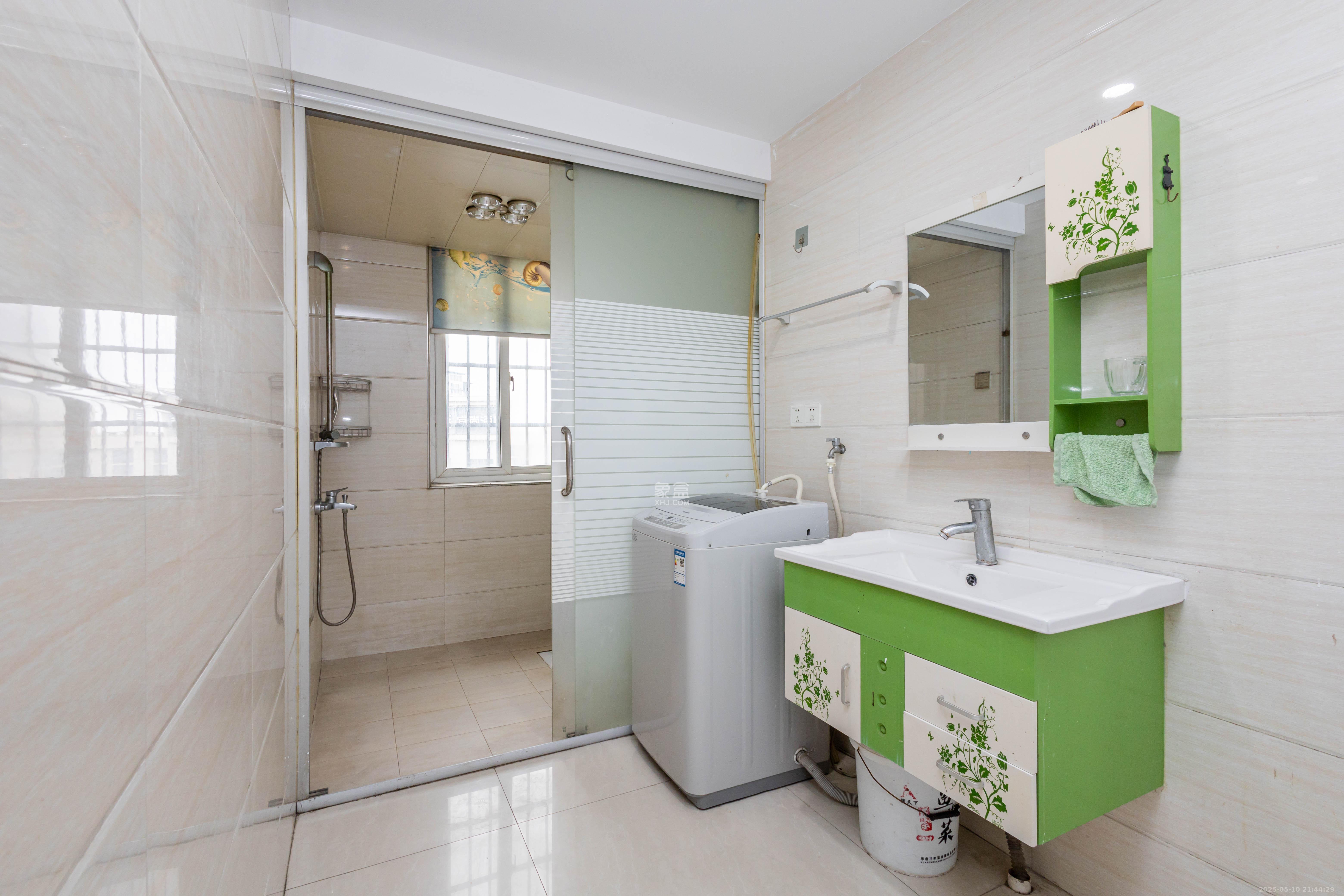 豪庭(江城豪庭) 3室2厅2卫 65.8万 豪庭(江城豪庭) 3室2厅2卫 65.8万卫生间