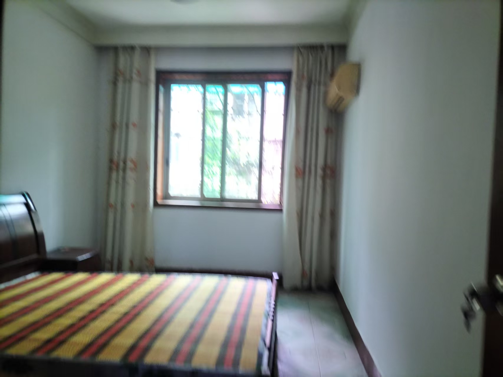 益清综合楼  3室2厅1卫    28.8万 益清综合楼  3室2厅1卫    28.8万卧室