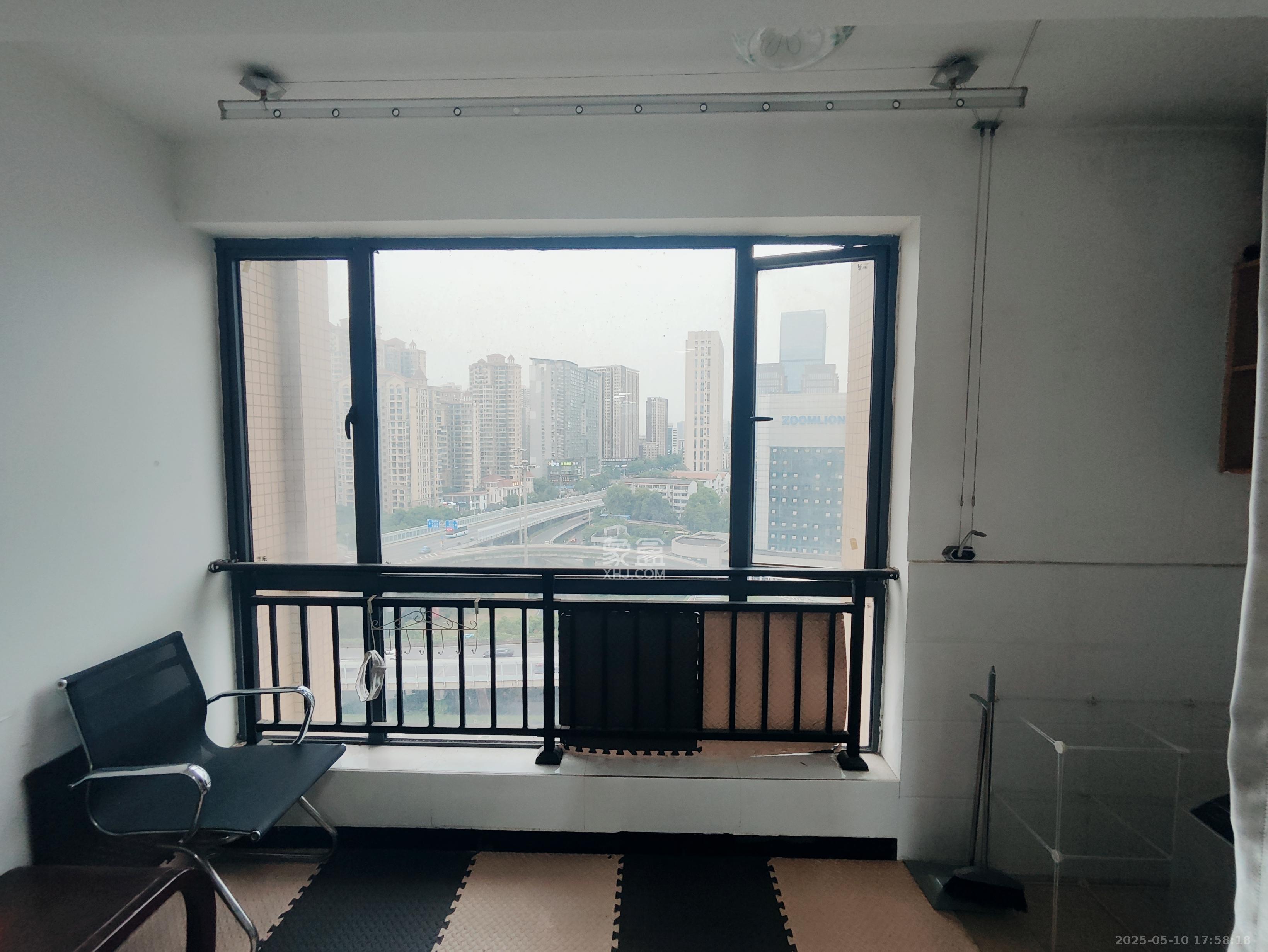 剑桥名门  1室1厅1卫    1300.0元/月室内图