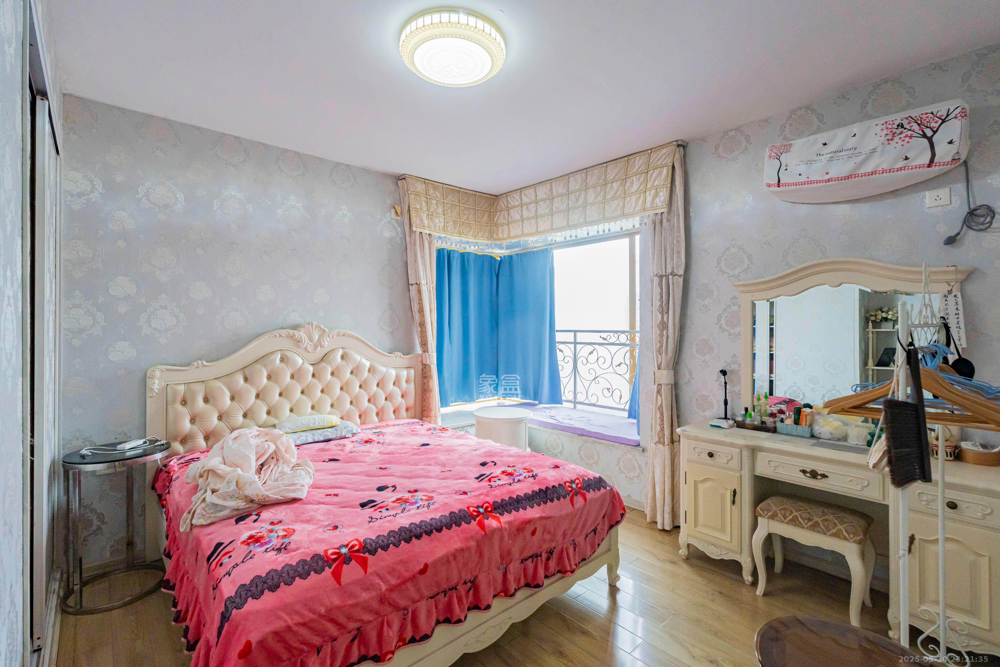 天健芙蓉盛世一期  3室2厅2卫    200.0万卧室