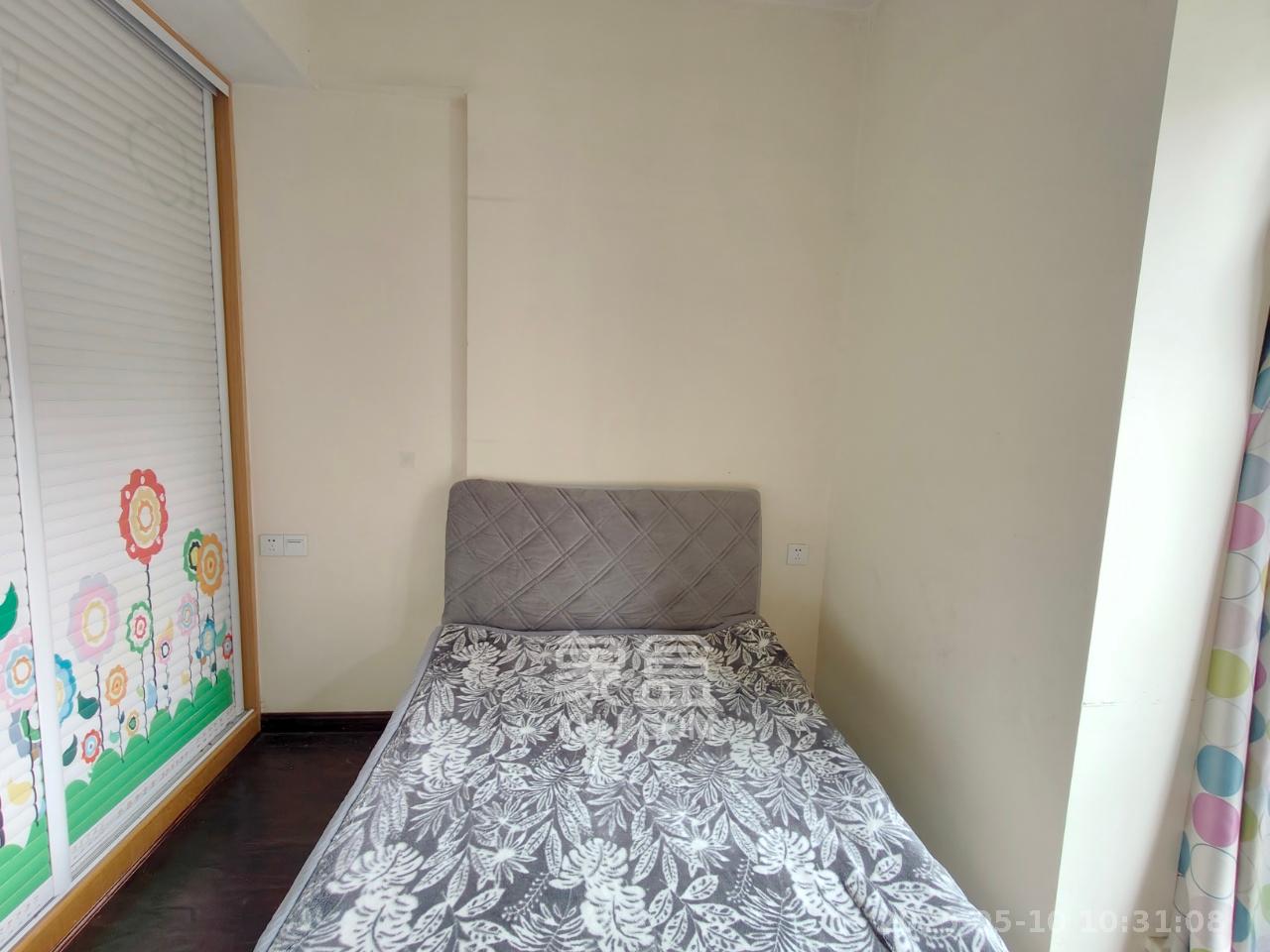 莱茵城  4室2厅2卫   2980.00元/月室内图