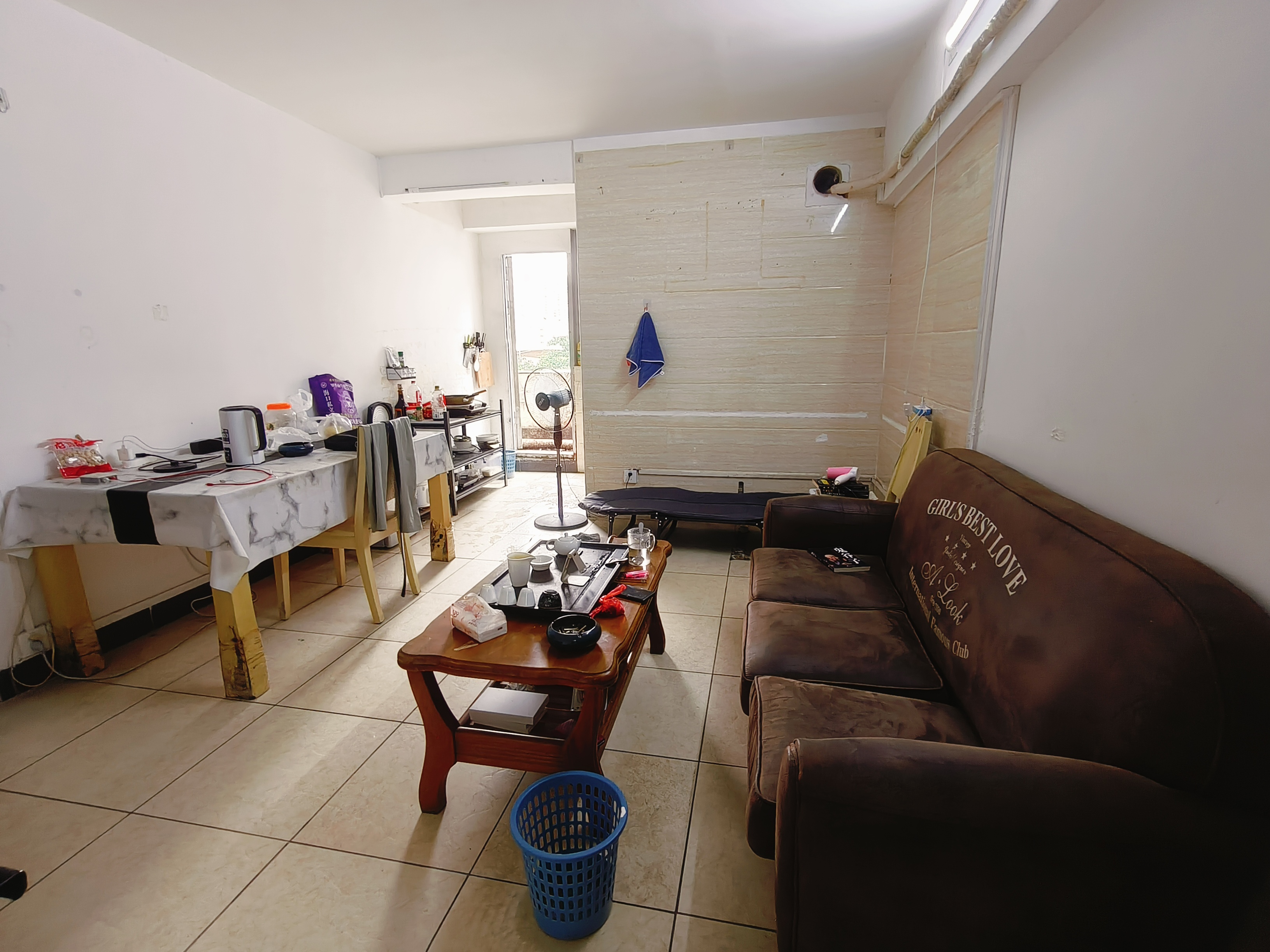 海南国际贸易商务大厦 1室0厅0卫 55.0万 海南国际贸易商务大厦 1室0厅0卫 55.0万客厅