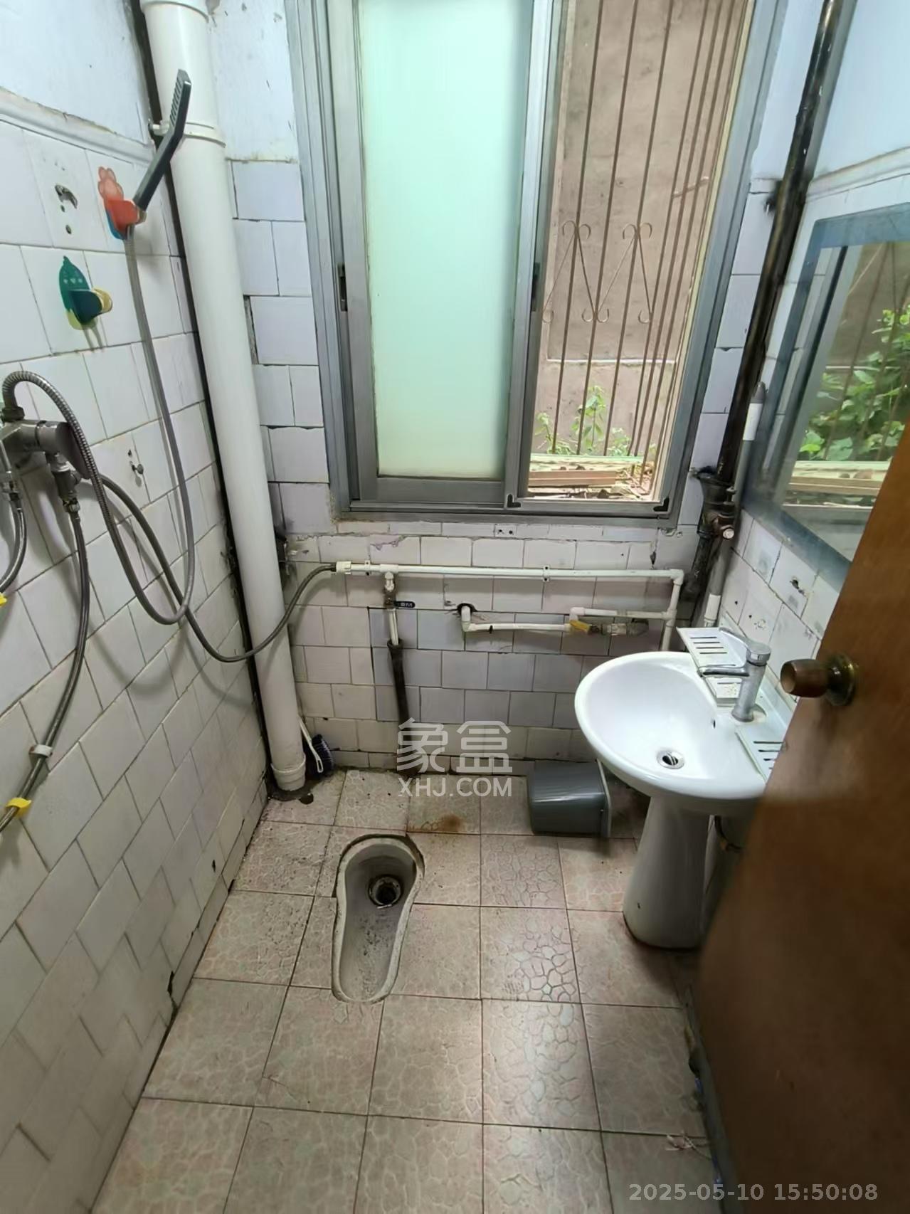 向韶村 2室2厅1卫 1800.0元/月 向韶村 2室2厅1卫 1800.0元/月室内图