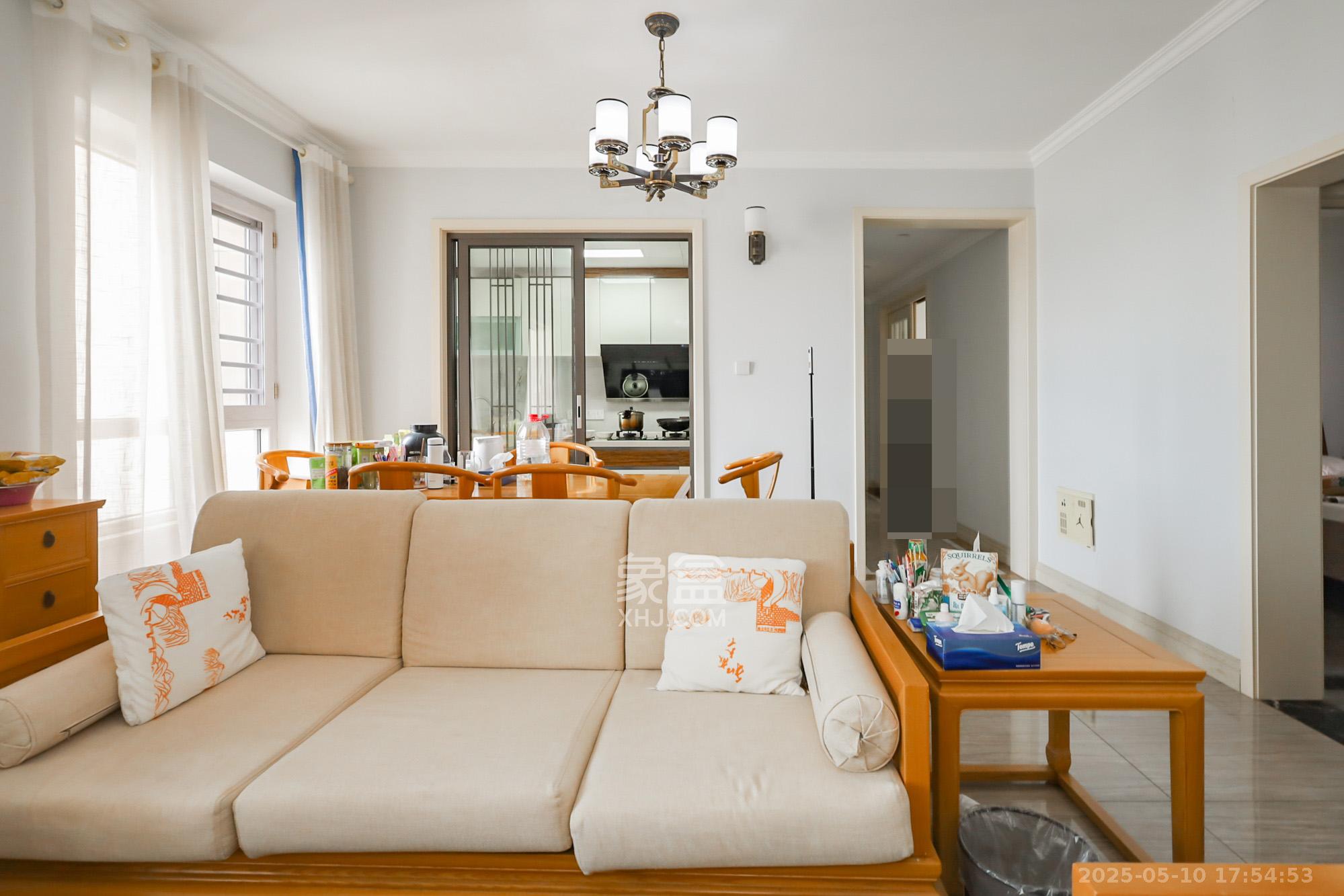 世茂外滩里(世茂铂翠湾三期)  4室2厅2卫    367.5万 世茂外滩里(世茂铂翠湾三期)  4室2厅2卫    367.5万其他