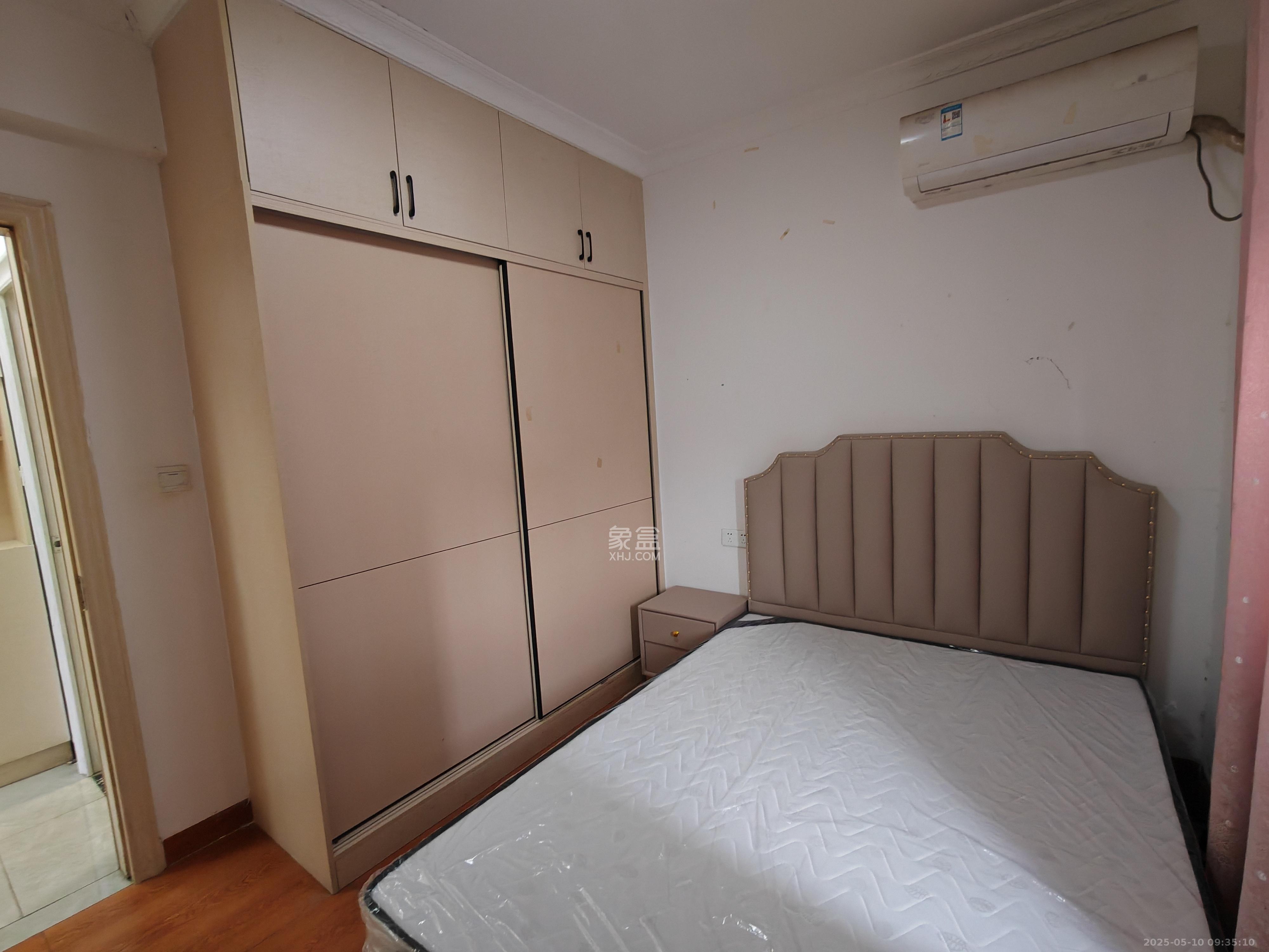 荣盛花语书苑  3室2厅1卫   3200.00元/月室内图