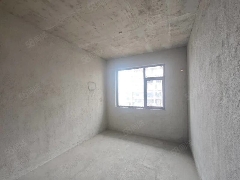 电力中央城 4室2厅2卫 79.8万 电力中央城 4室2厅2卫 79.8万客厅