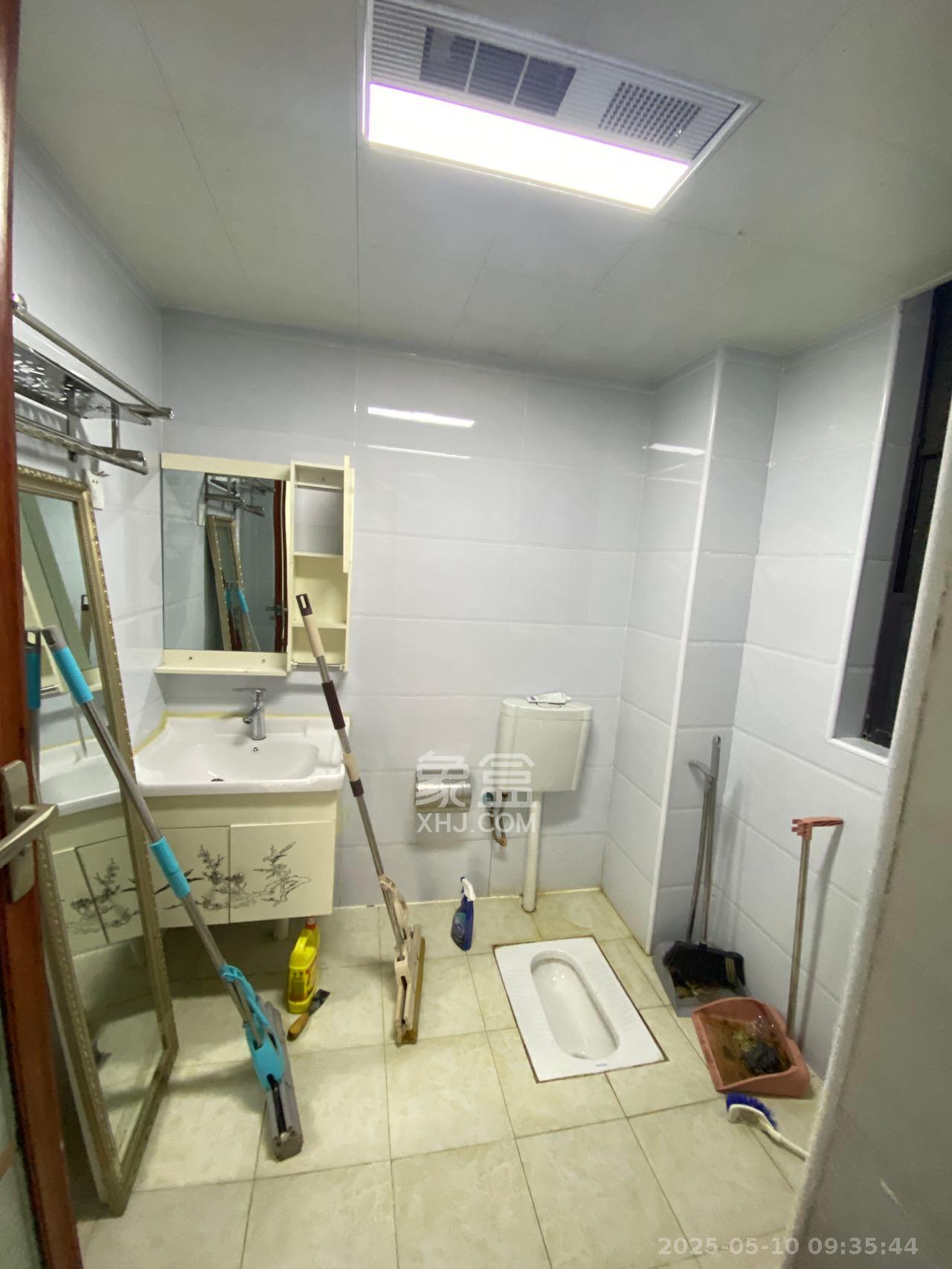 东宜兰园 3室2厅1卫 2400.0元/月 东宜兰园 3室2厅1卫 2400.0元/月室内图