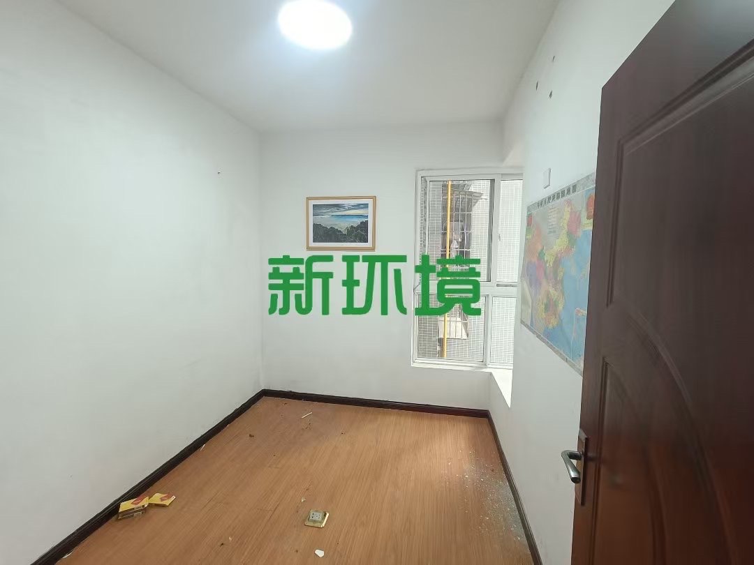 红门家园  4室2厅2卫   1300.00元/月室内图