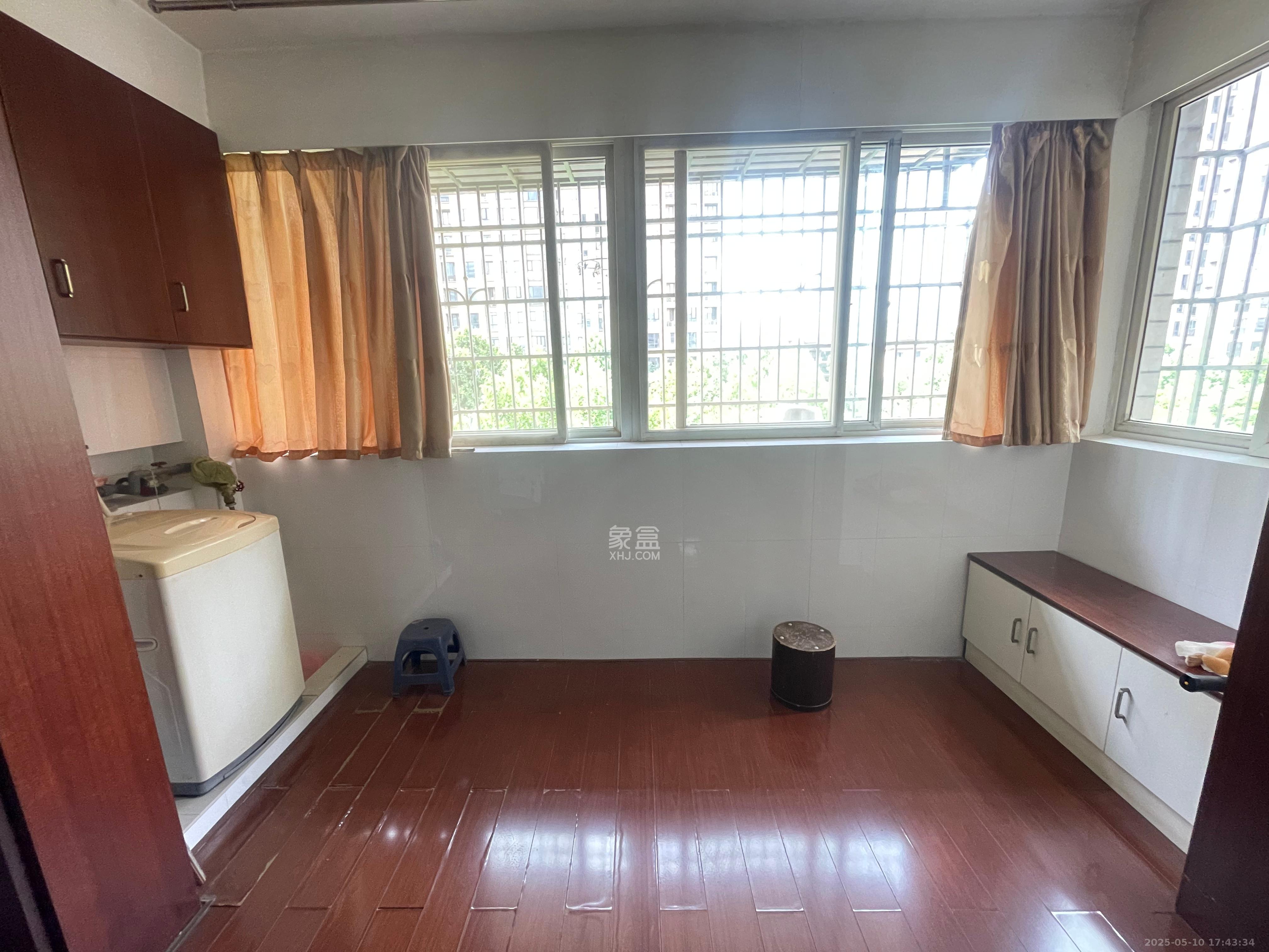 锦绣家园 3室2厅2卫 2200.0元/月 锦绣家园 3室2厅2卫 2200.0元/月室内图