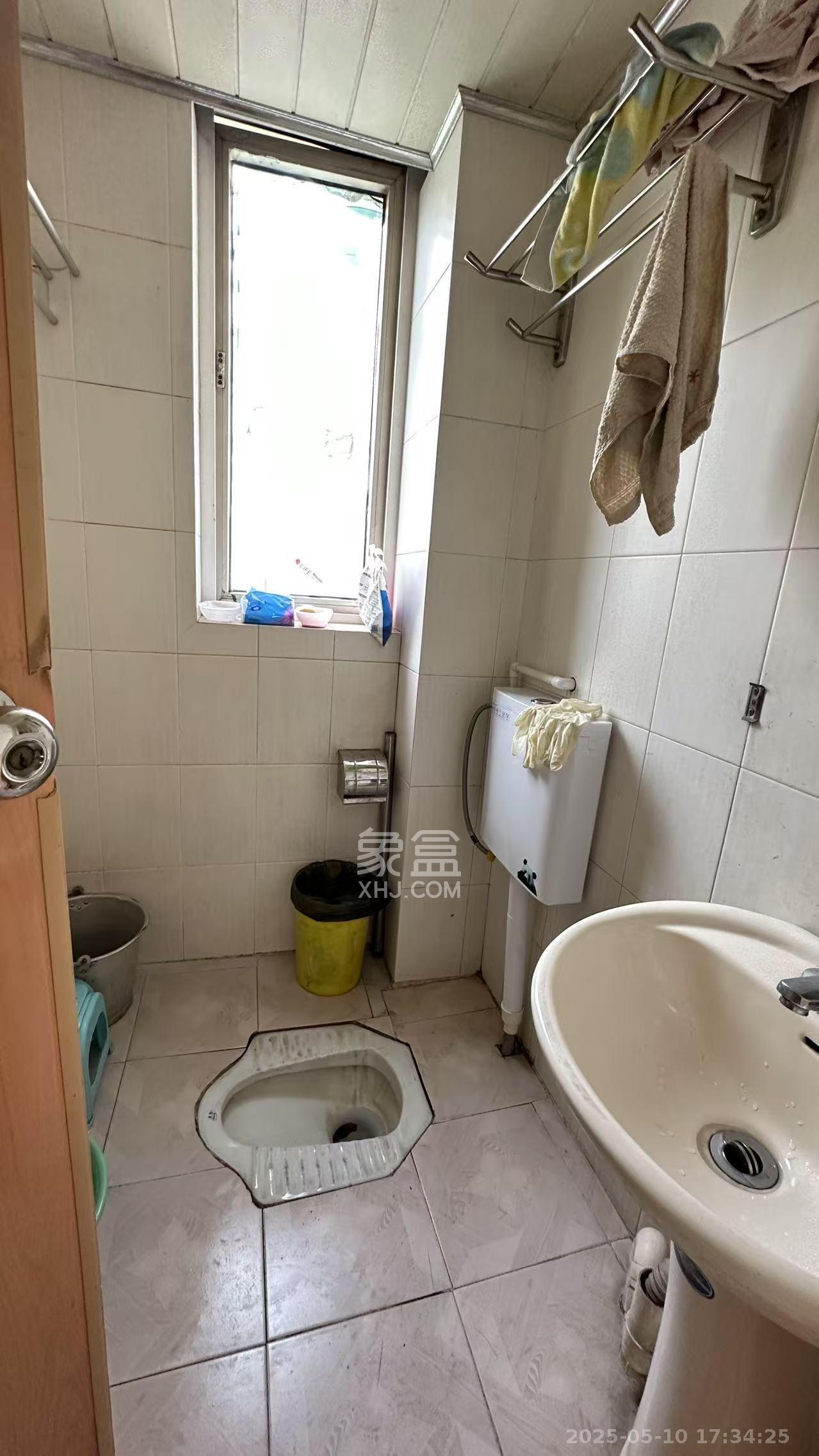 芙蓉苑 2室2厅2卫 2200.0元/月 芙蓉苑 2室2厅2卫 2200.0元/月室内图