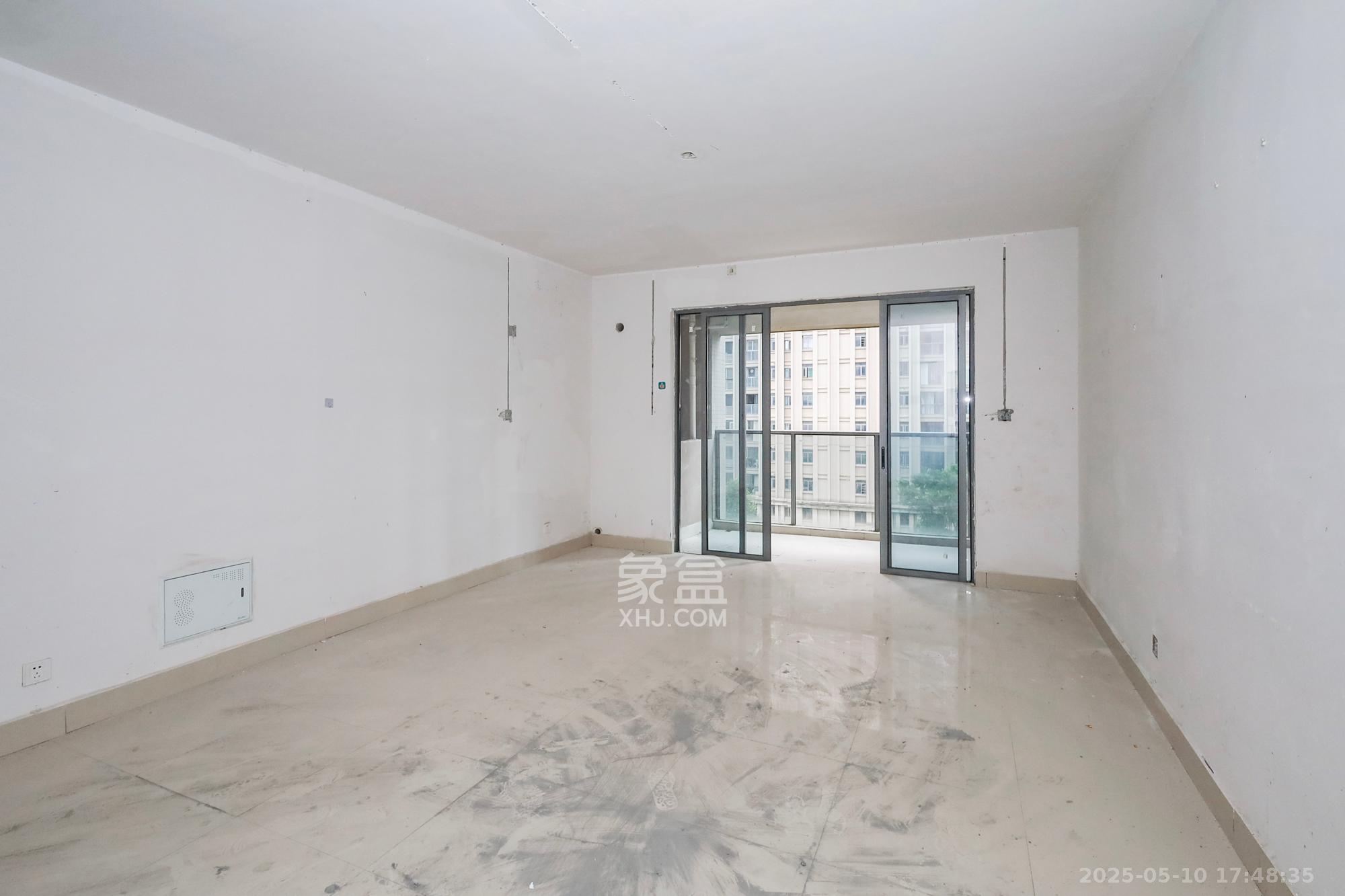 八方小区B区 3室2厅2卫 365.0万 八方小区B区 3室2厅2卫 365.0万客厅