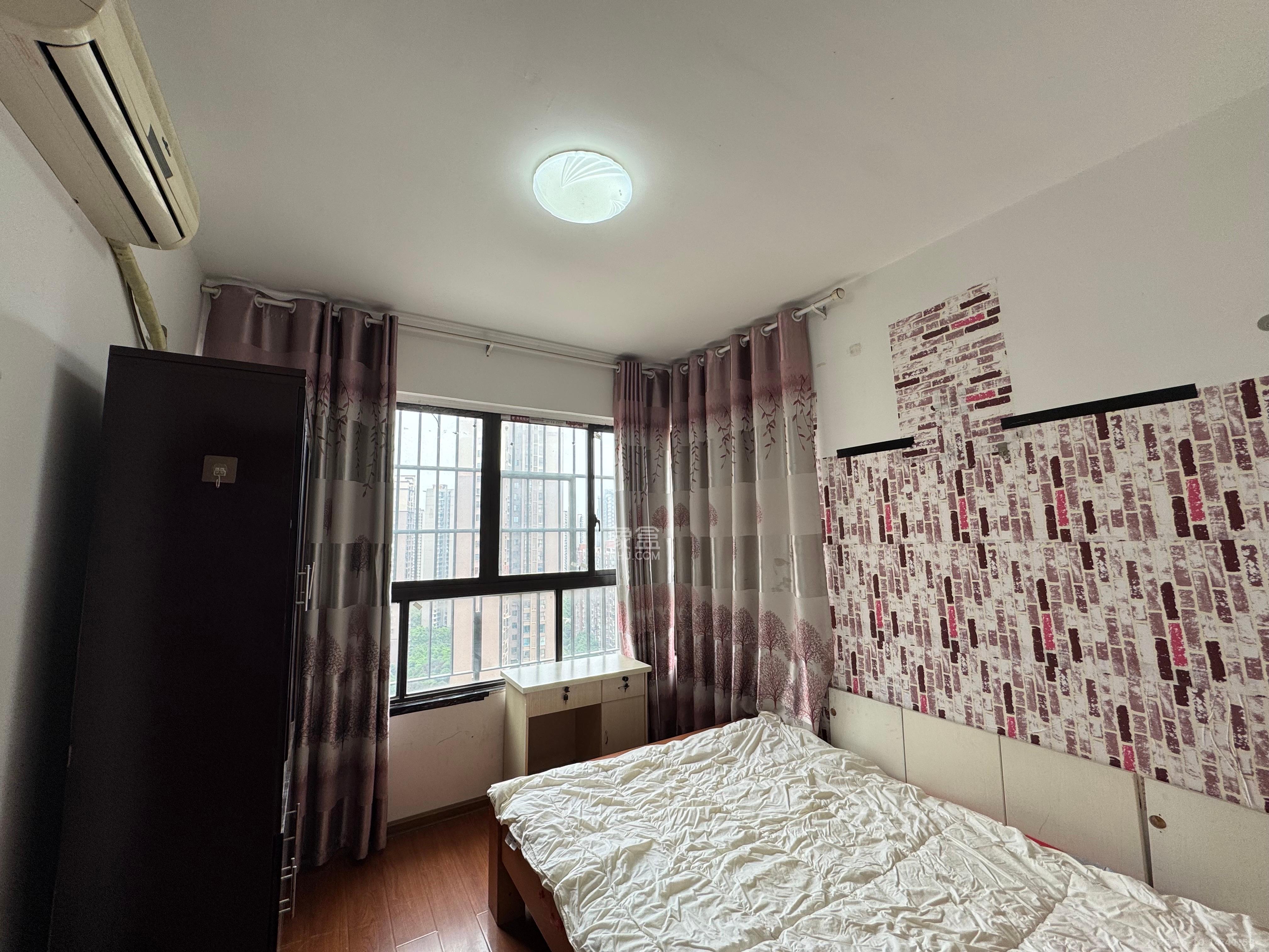 华润凤凰城三期 3室2厅1卫 1500.0元/月 华润凤凰城三期 3室2厅1卫 1500.0元/月室内图