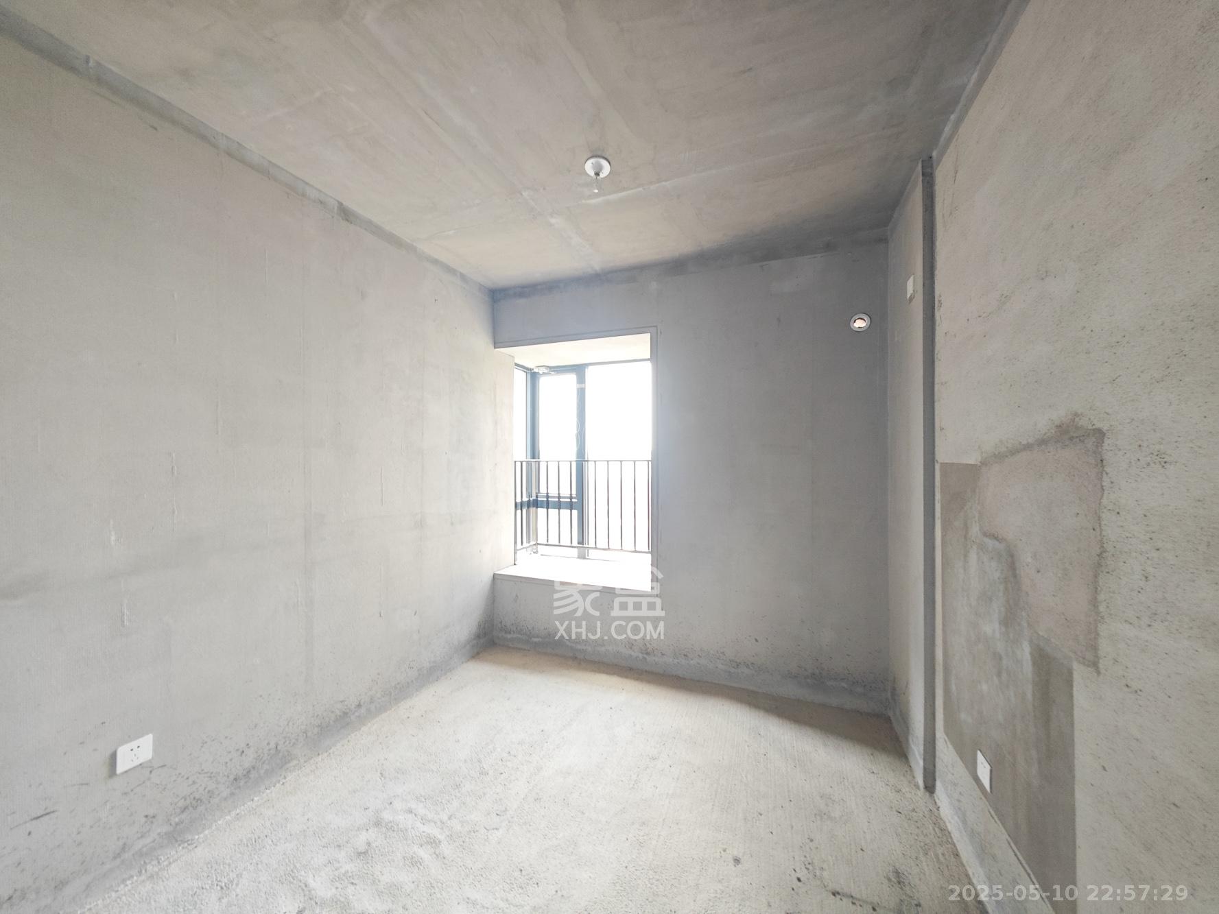 中建嘉和城  3室2厅2卫   108.00万卧室