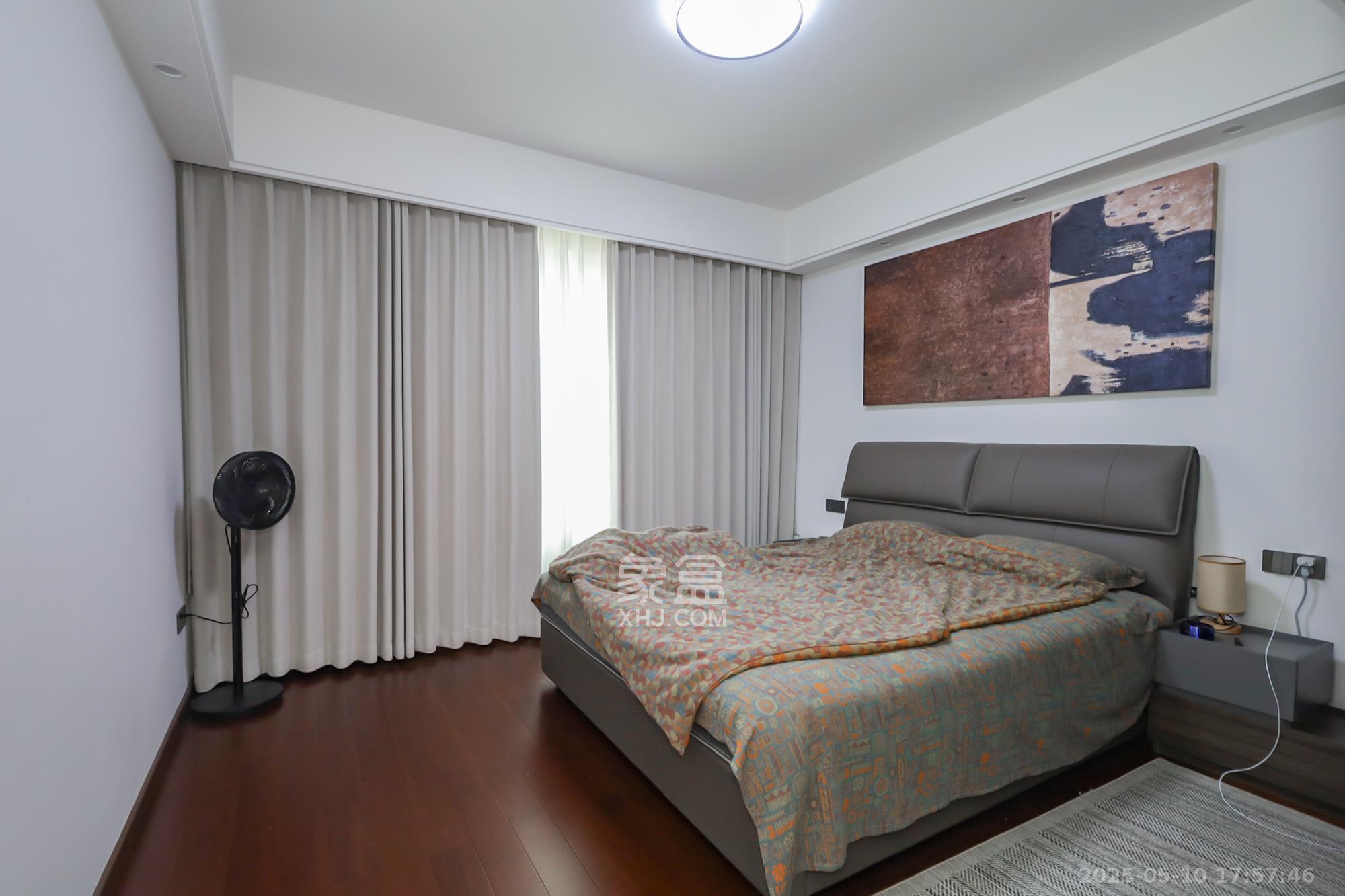 绿地湖湘中心  4室2厅2卫    330.0万 绿地湖湘中心  4室2厅2卫    330.0万卧室