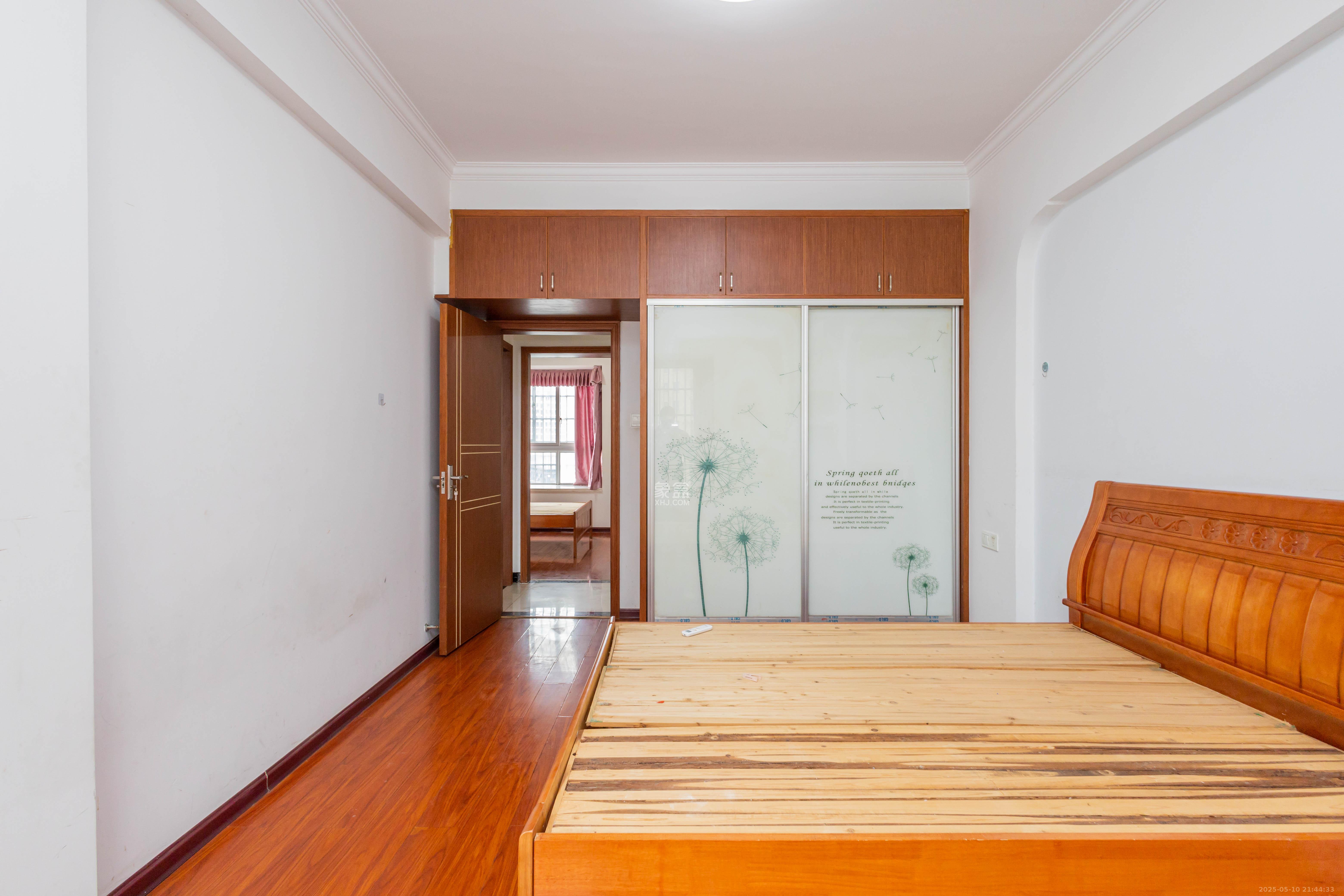 豪庭(江城豪庭) 3室2厅2卫 65.8万 豪庭(江城豪庭) 3室2厅2卫 65.8万卧室