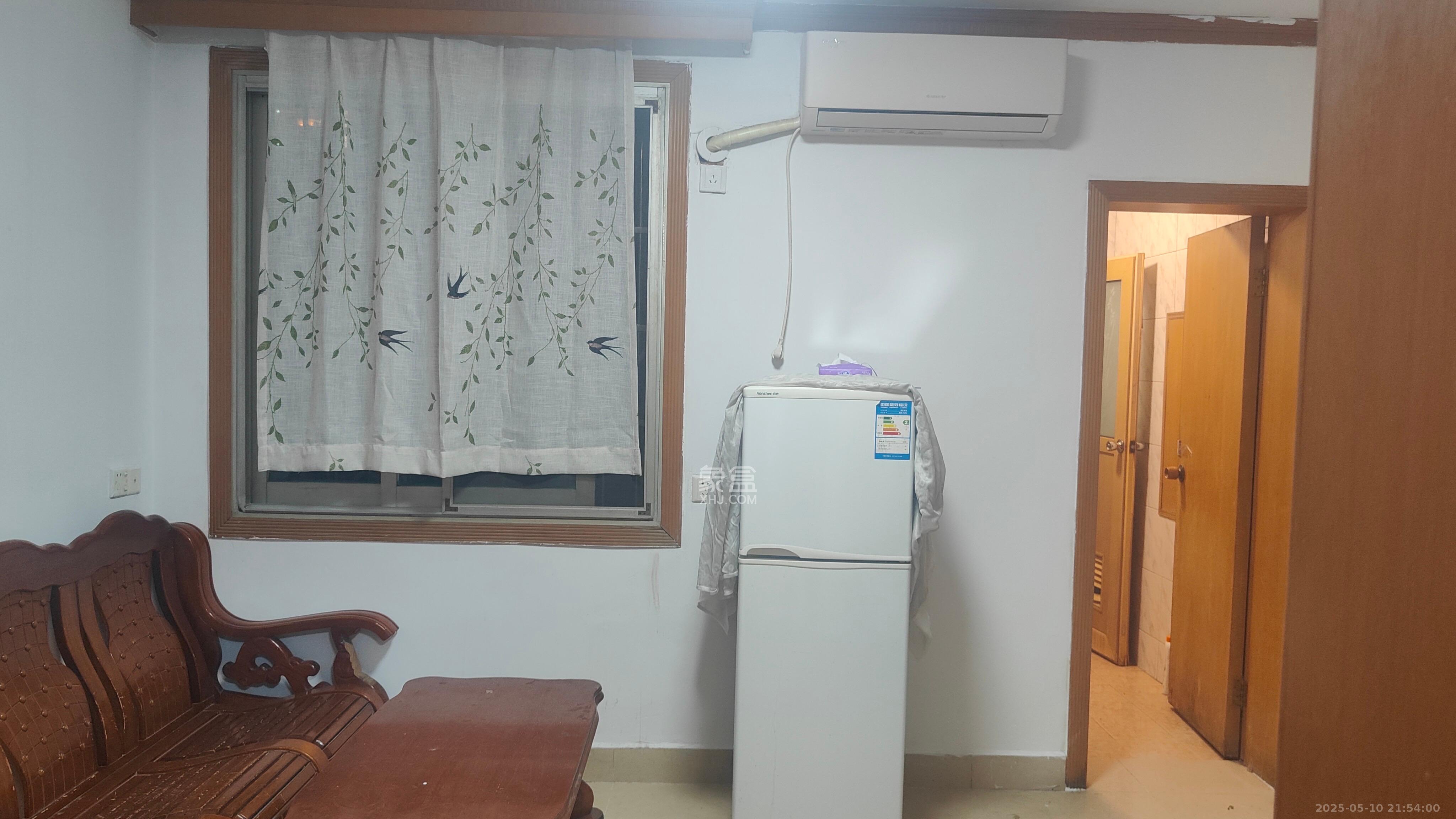 燕山街社区  3室1厅1卫   1900.00元/月