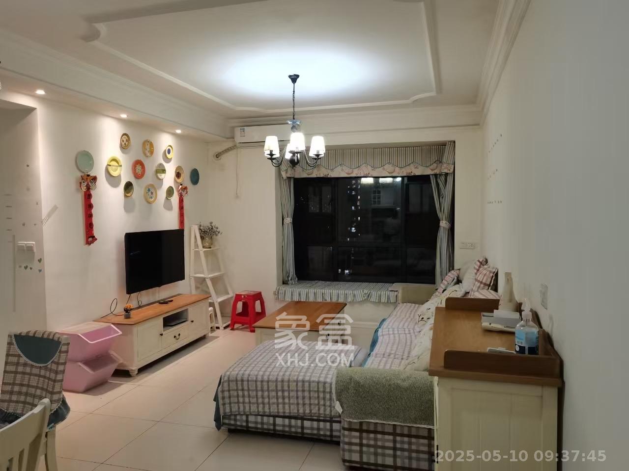 华美公寓(新猎鹰公寓) 4室2厅1卫 2200.0元/月 华美公寓(新猎鹰公寓) 4室2厅1卫 2200.0元/月室内图