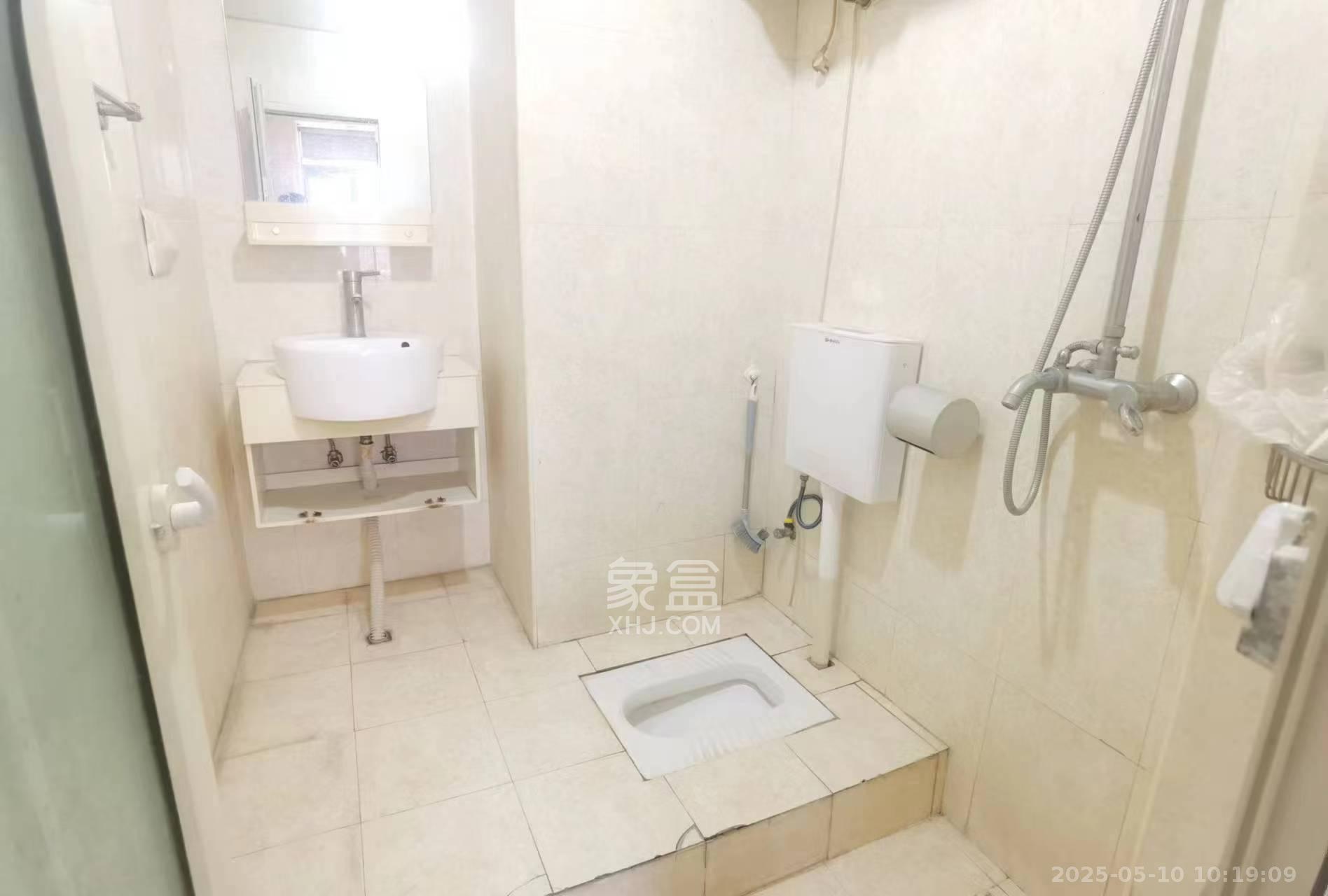 君庭金福苑 1室1厅1卫 1550.0元/月 君庭金福苑 1室1厅1卫 1550.0元/月室内图