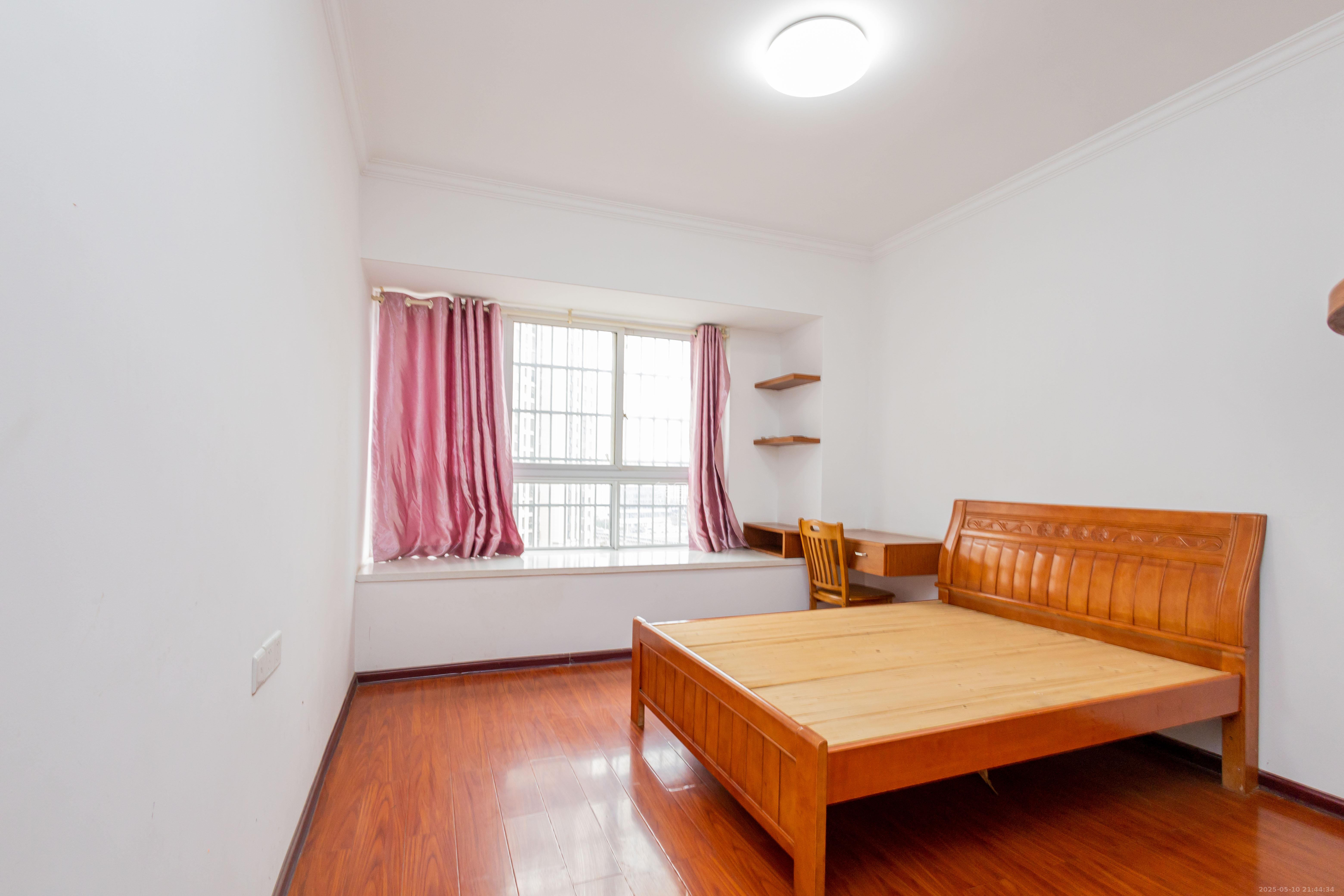 豪庭(江城豪庭) 3室2厅2卫 65.8万 豪庭(江城豪庭) 3室2厅2卫 65.8万卧室