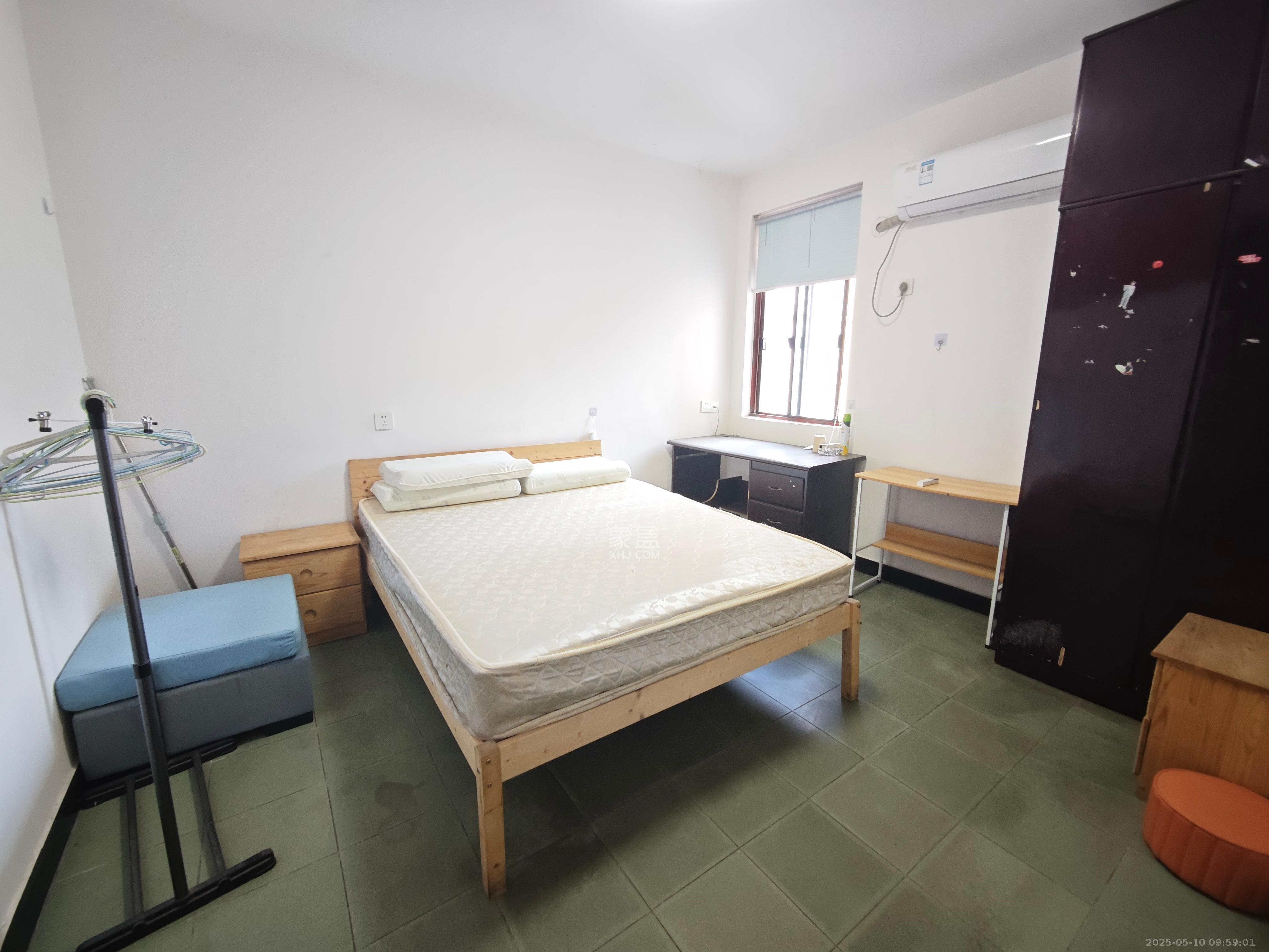 东风二村煤炭宿舍 3室1厅1卫 2200.0元/月 东风二村煤炭宿舍 3室1厅1卫 2200.0元/月室内图