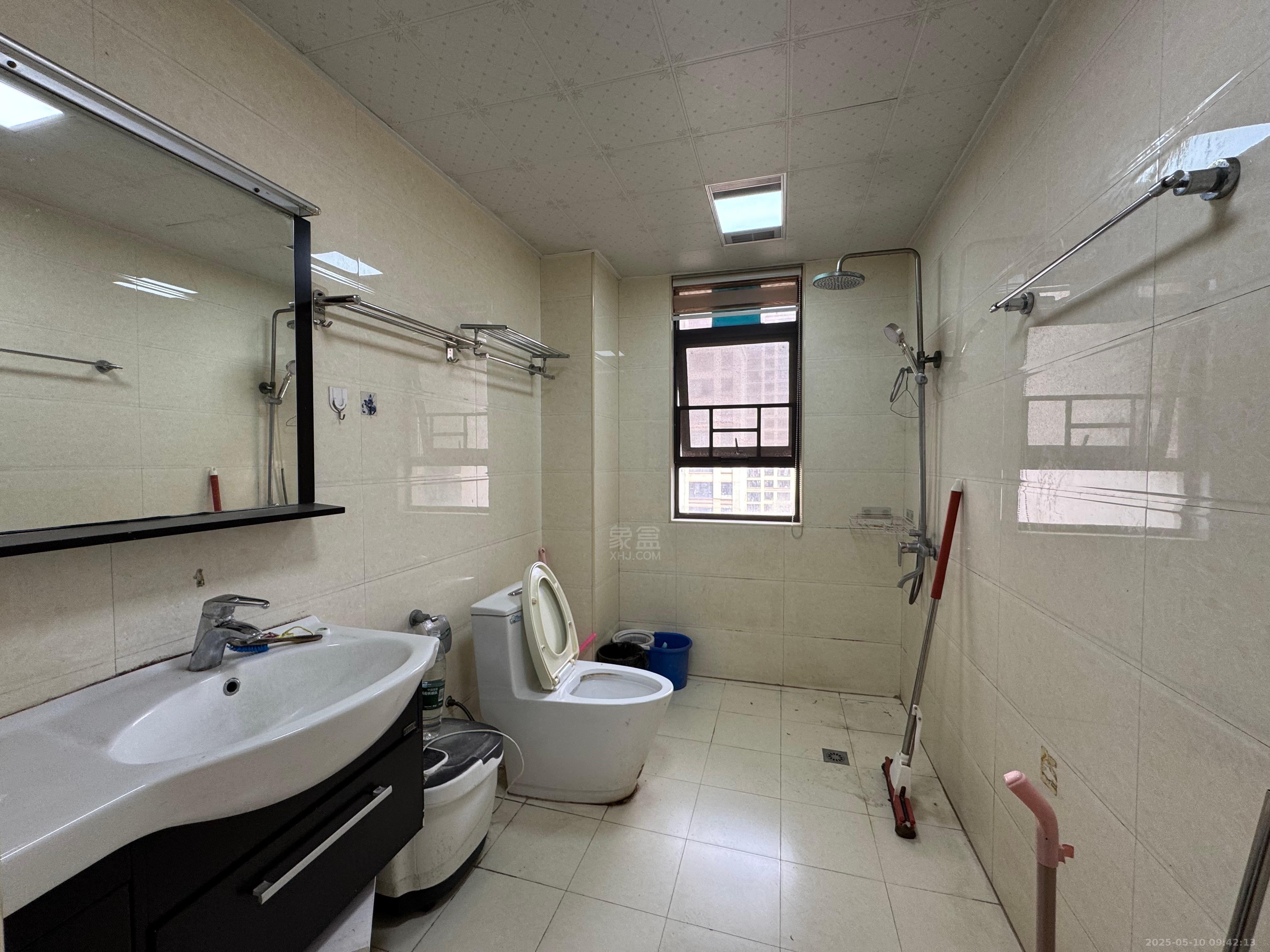 佳兆业金域天下二期  3室2厅1卫    1600.0元/月 佳兆业金域天下二期  3室2厅1卫    1600.0元/月室内图