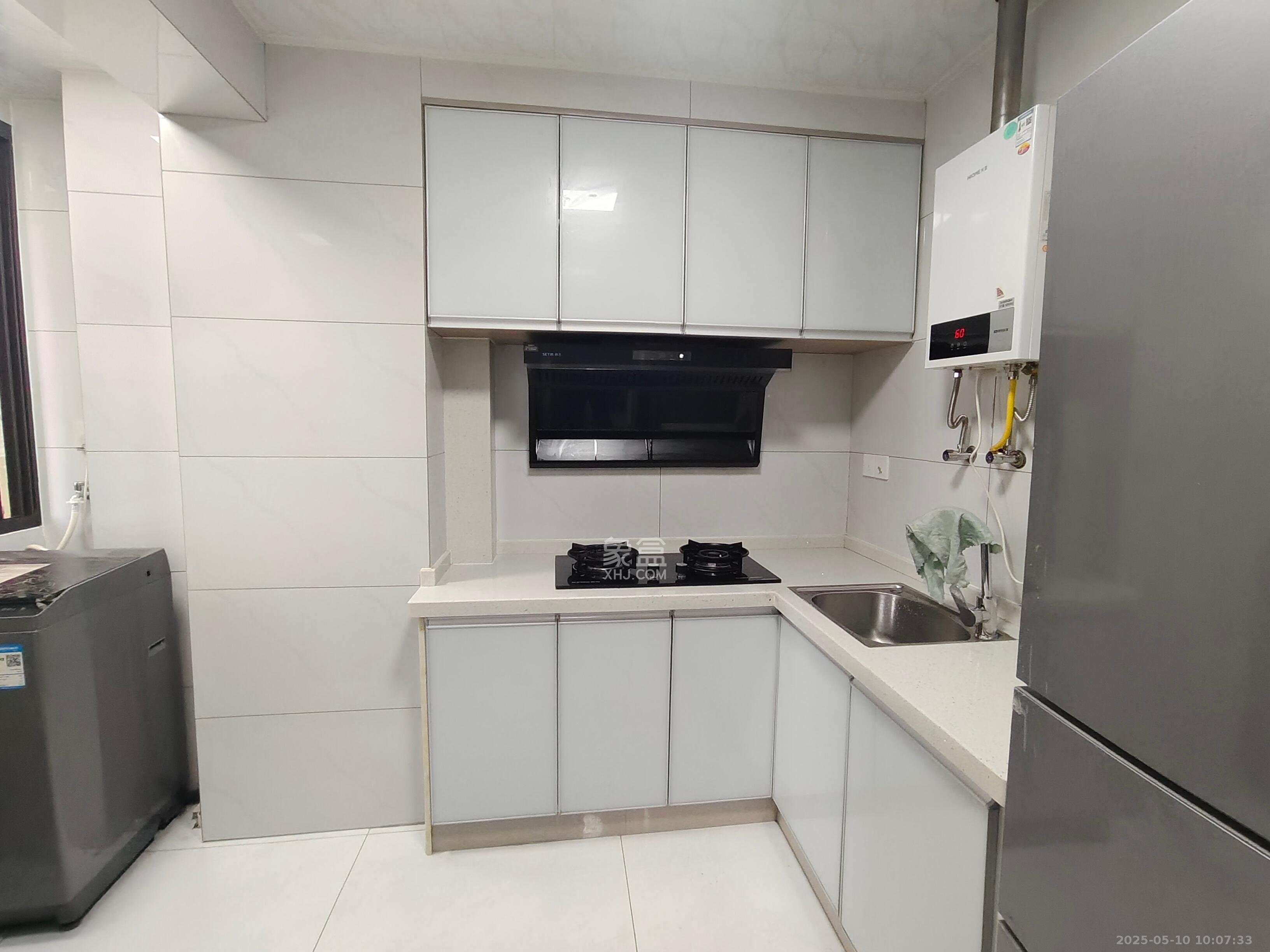 和润园三期 4室1厅1卫 1500.0元/月 和润园三期 4室1厅1卫 1500.0元/月室内图