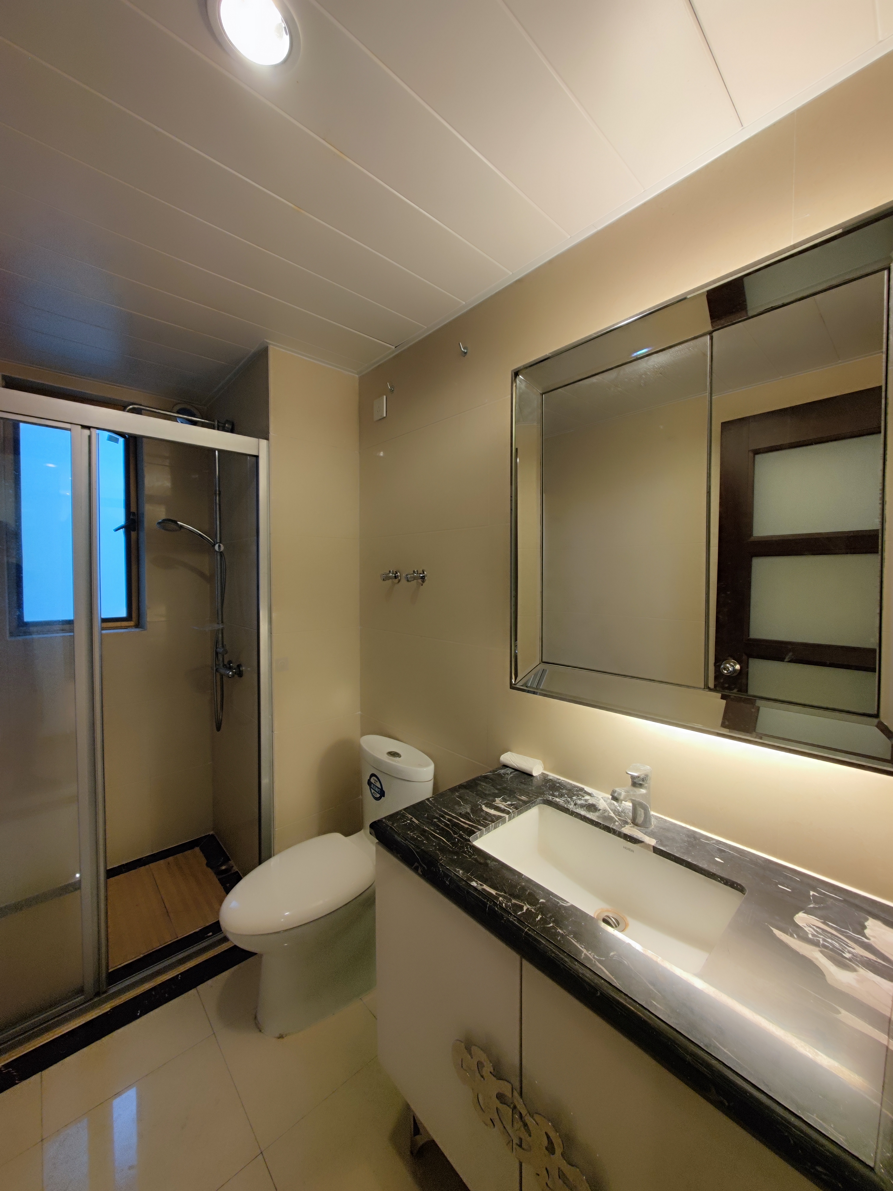 碧桂园 4室2厅2卫 2000.0元/月 碧桂园 4室2厅2卫 2000.0元/月室内图