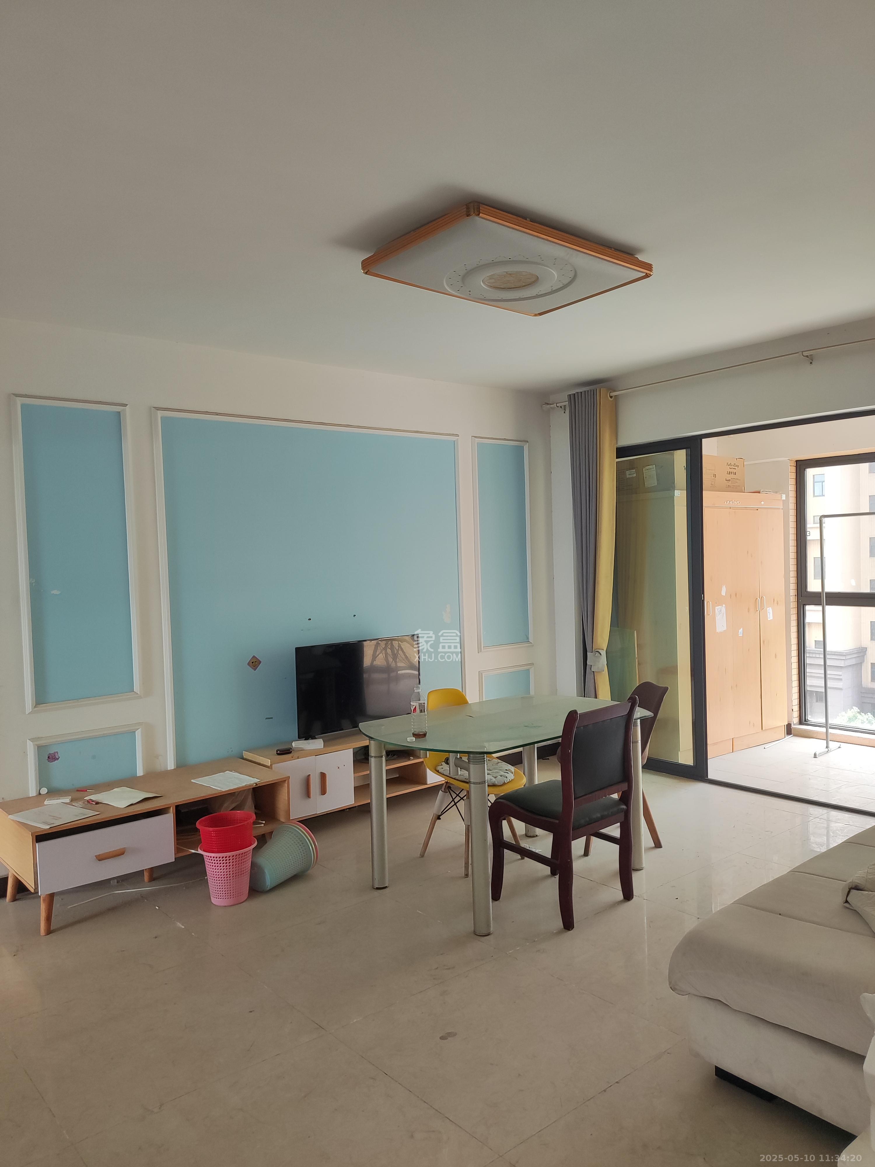 卢浮原著 3室2厅2卫 2300.0元/月 卢浮原著 3室2厅2卫 2300.0元/月室内图