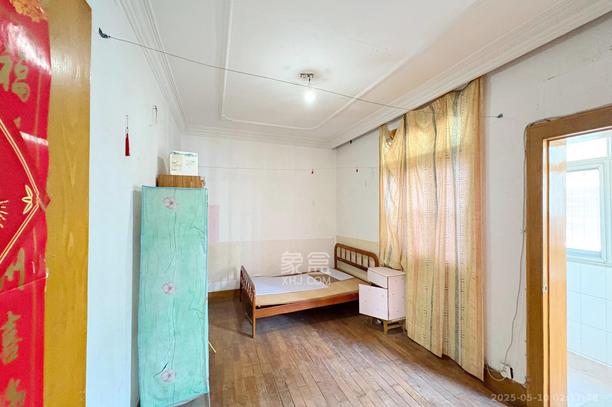 东文庙坪  2室1厅1卫    40.0万 东文庙坪  2室1厅1卫    40.0万卧室