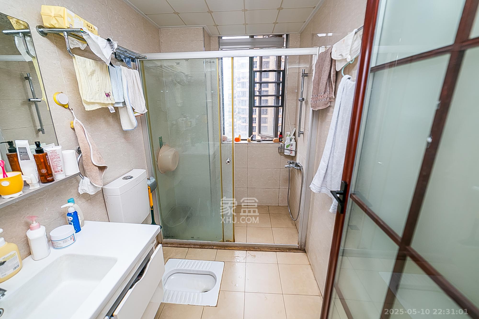 兴威帕克水岸  3室2厅2卫   115.00万卫生间