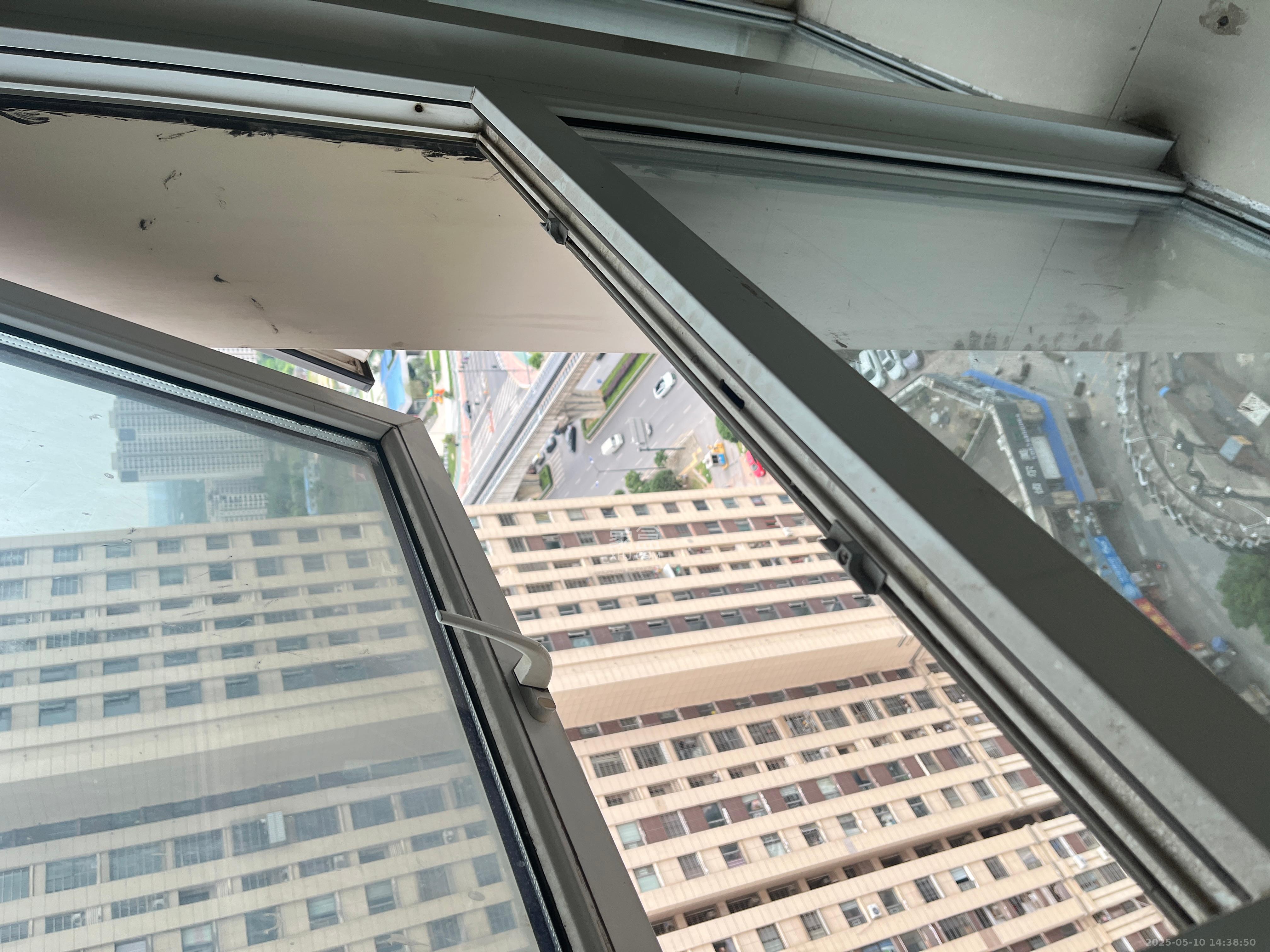 波隆城市花园  1室1厅1卫   1000.00元/月室内图