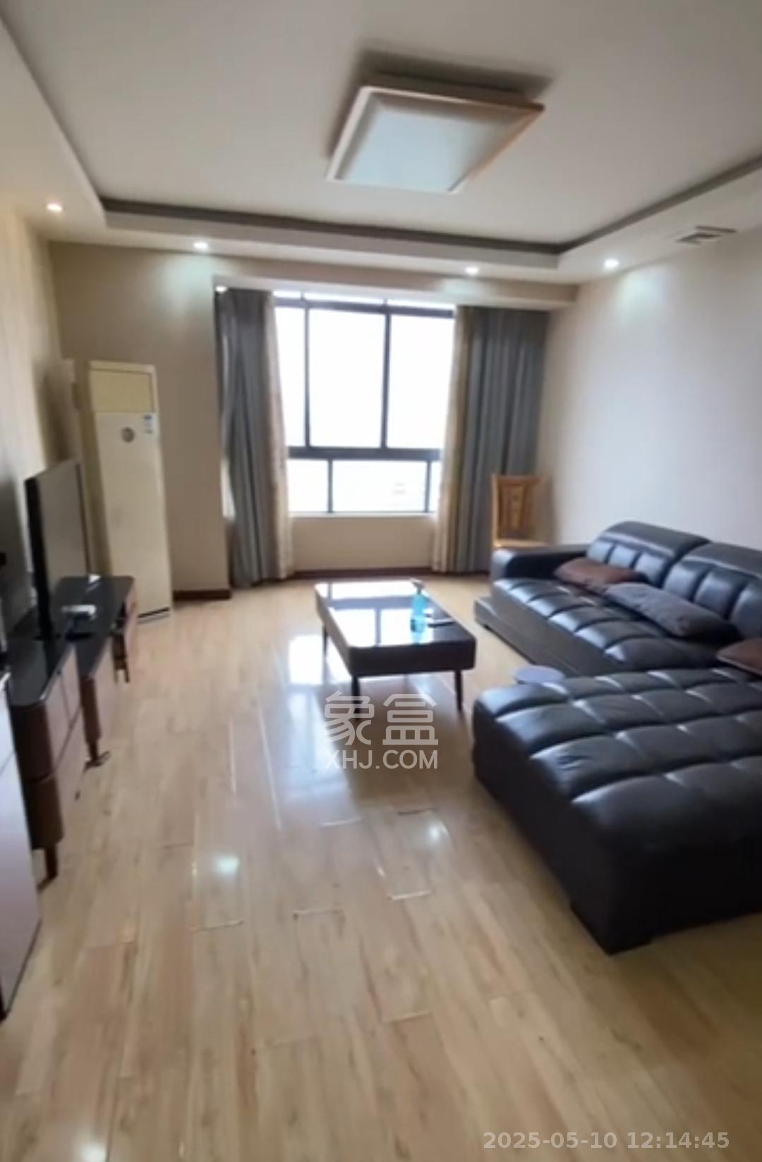 融橙上品  3室2厅1卫   2200.00元/月室内图
