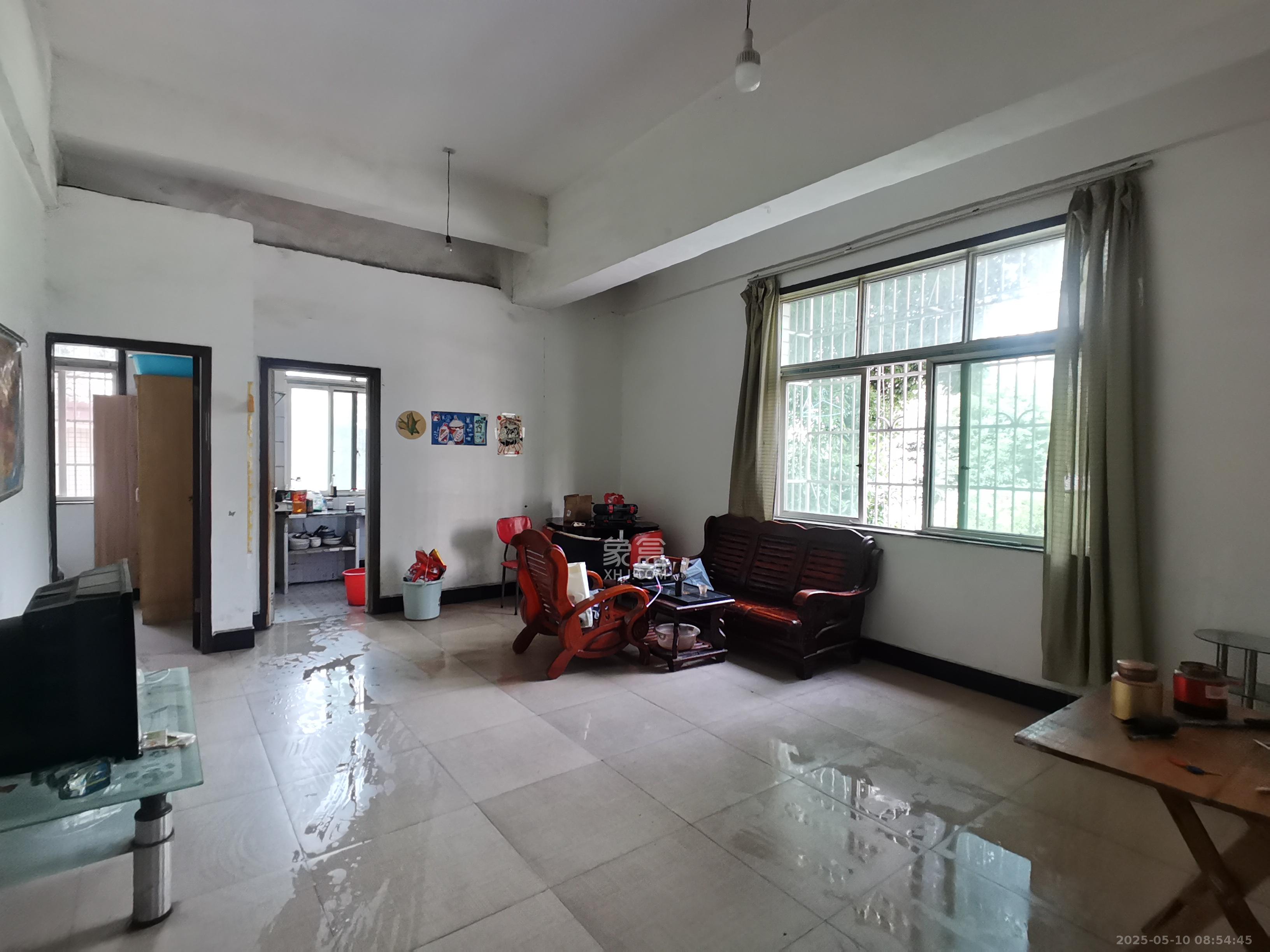 泉塘小区 3室2厅1卫 1200.0元/月 泉塘小区 3室2厅1卫 1200.0元/月室内图