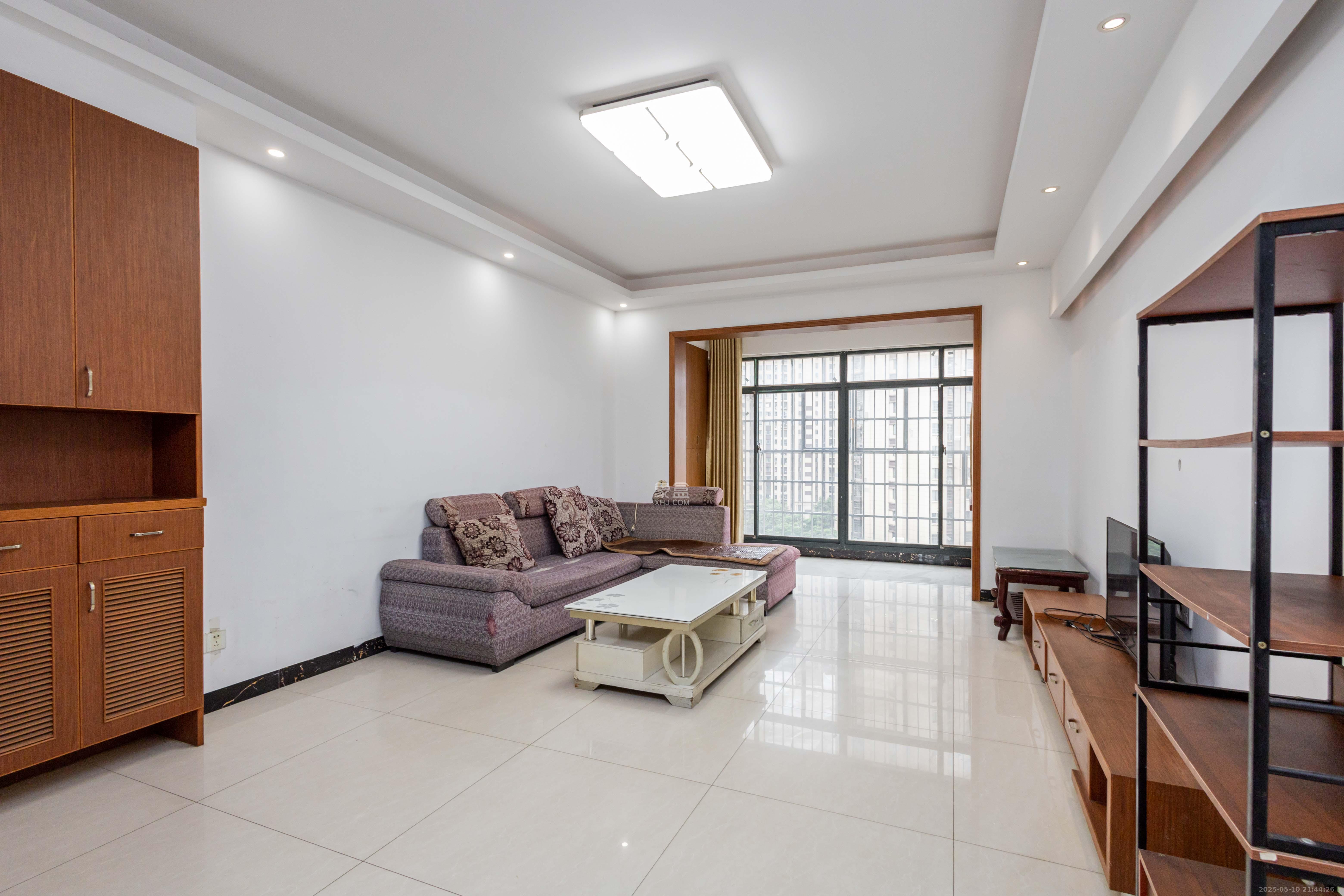 豪庭(江城豪庭) 3室2厅2卫 65.8万 豪庭(江城豪庭) 3室2厅2卫 65.8万客厅