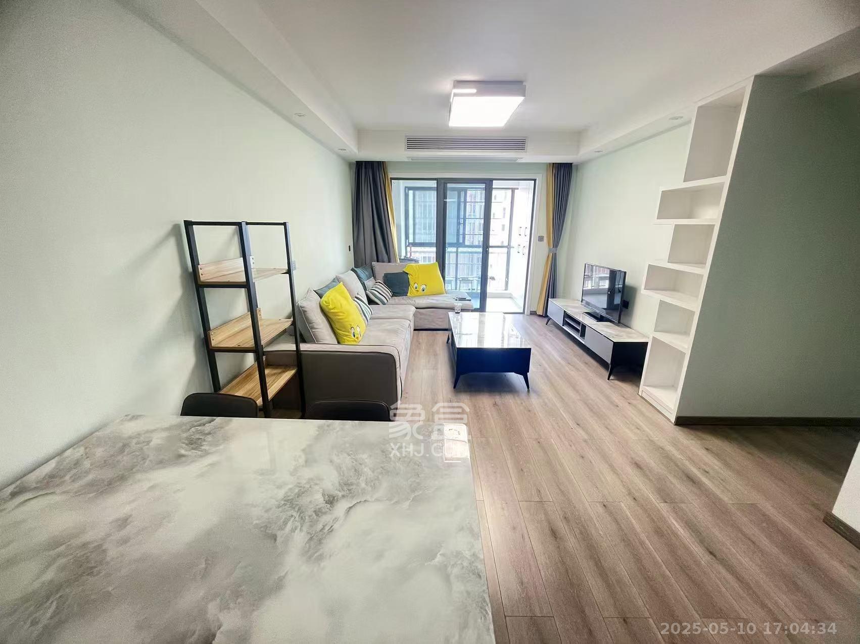 东业上城嘉苑(晟悦国际)  3室2厅1卫    2550.0元/月 东业上城嘉苑(晟悦国际)  3室2厅1卫    2550.0元/月室内图