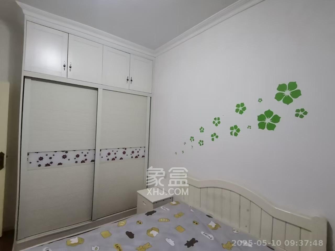 华美公寓(新猎鹰公寓) 4室2厅1卫 2200.0元/月 华美公寓(新猎鹰公寓) 4室2厅1卫 2200.0元/月室内图