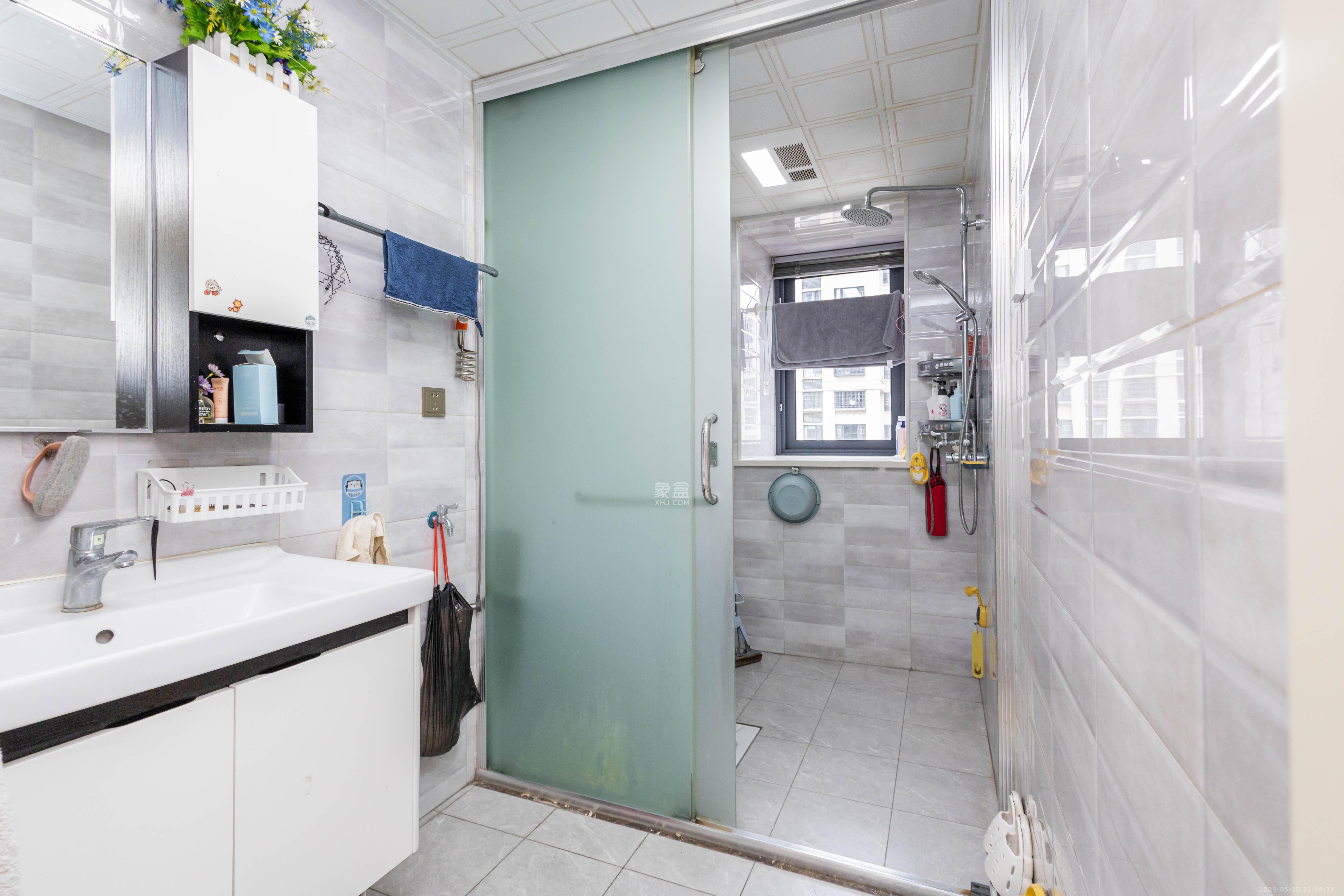 金科天悦(金科美邻汇) 3室2厅2卫 96.8万 金科天悦(金科美邻汇) 3室2厅2卫 96.8万卫生间