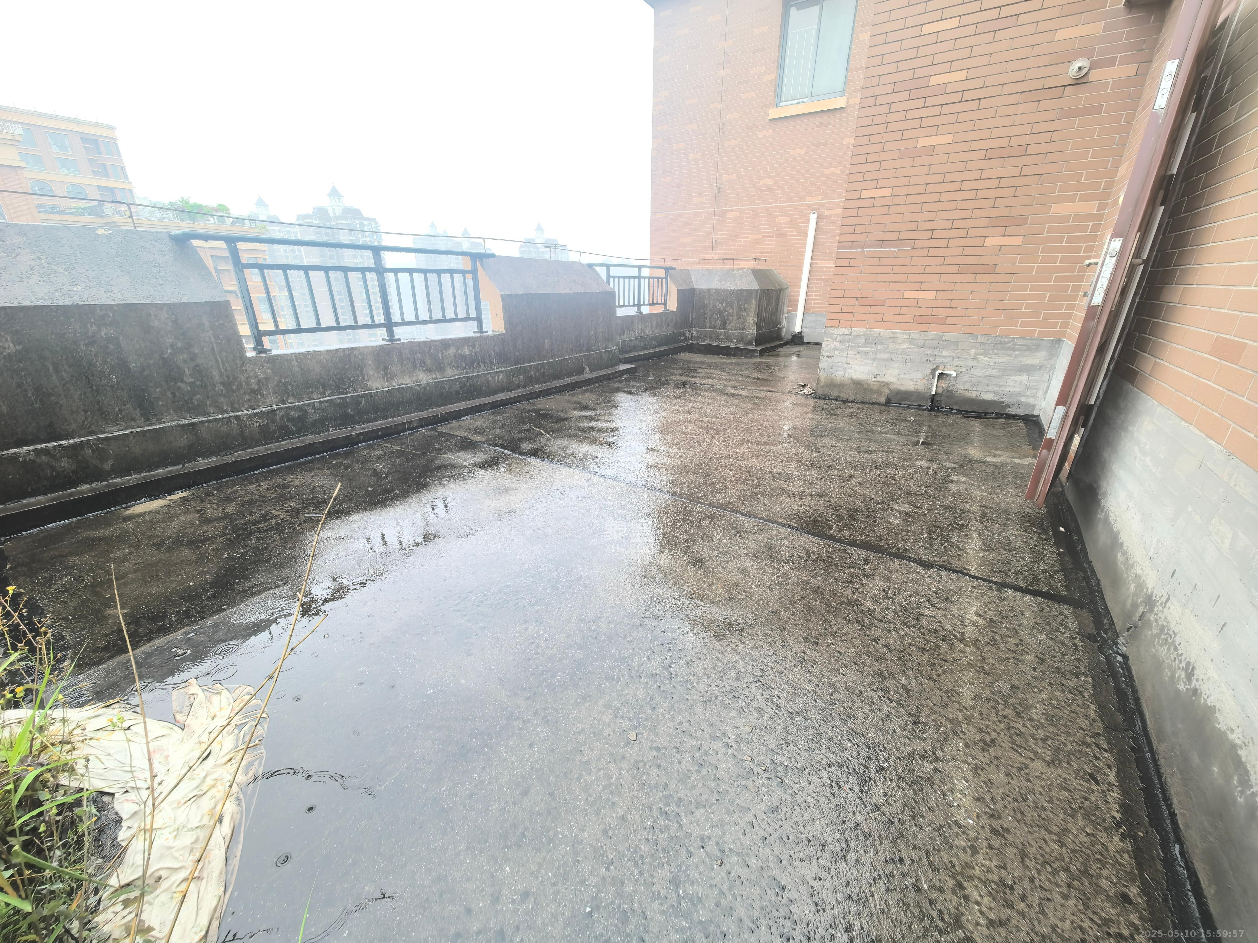 纳帕溪谷后湾  5室2厅3卫    136.0万 纳帕溪谷后湾  5室2厅3卫    136.0万客厅